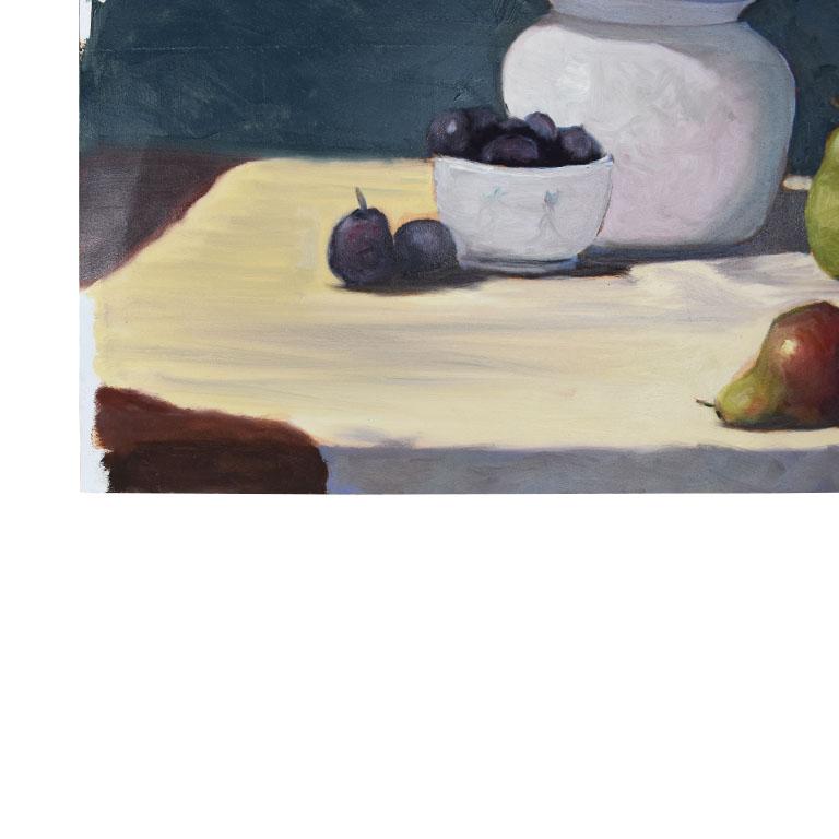 Une peinture de nature morte paysagère représentant des fruits et des récipients blancs sur une table. Mesures : 13