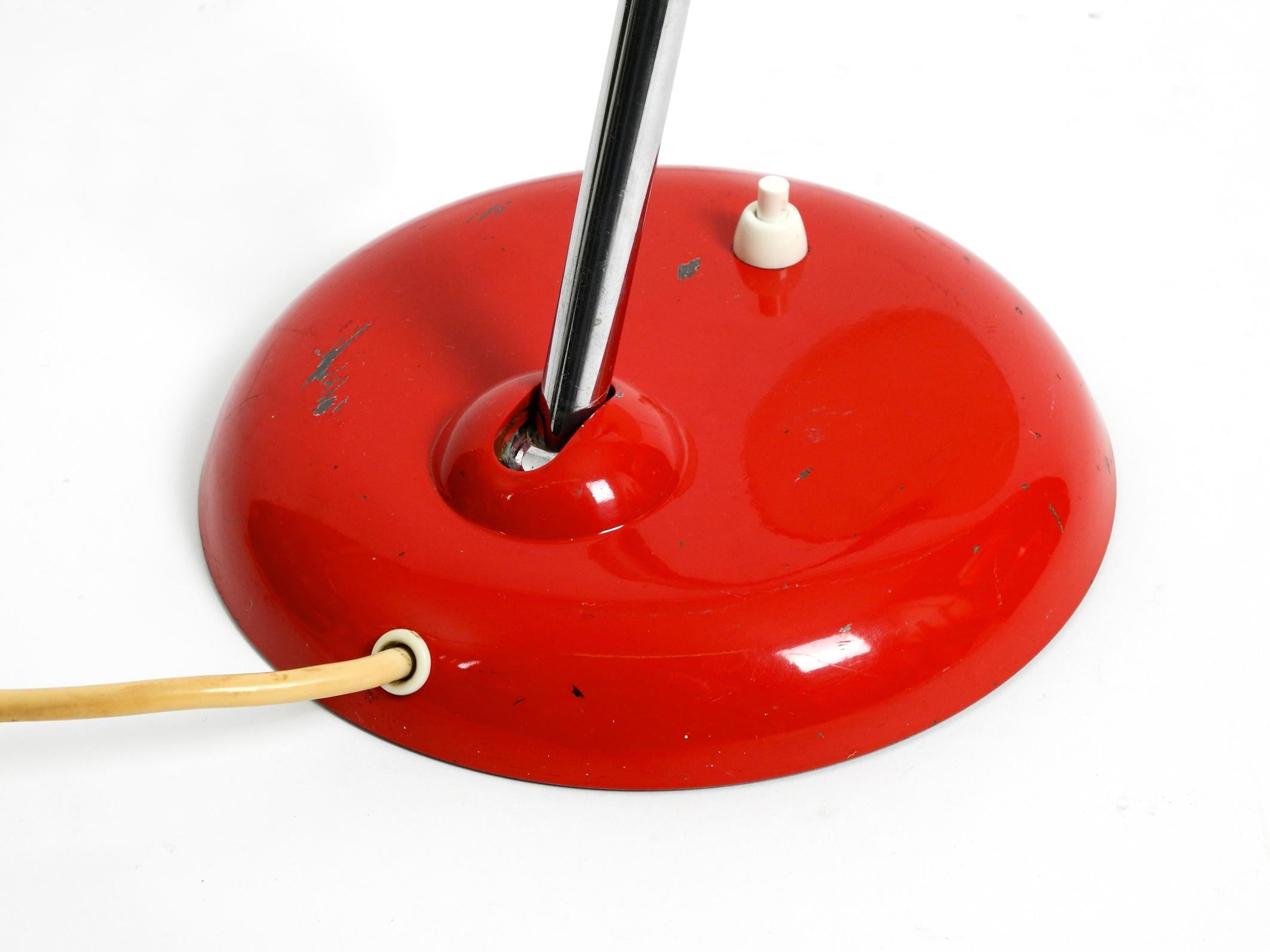 Lampe de bureau Kaiser Idell classique rouge originale en métal Modèle 6786 des années 1960 en vente 5