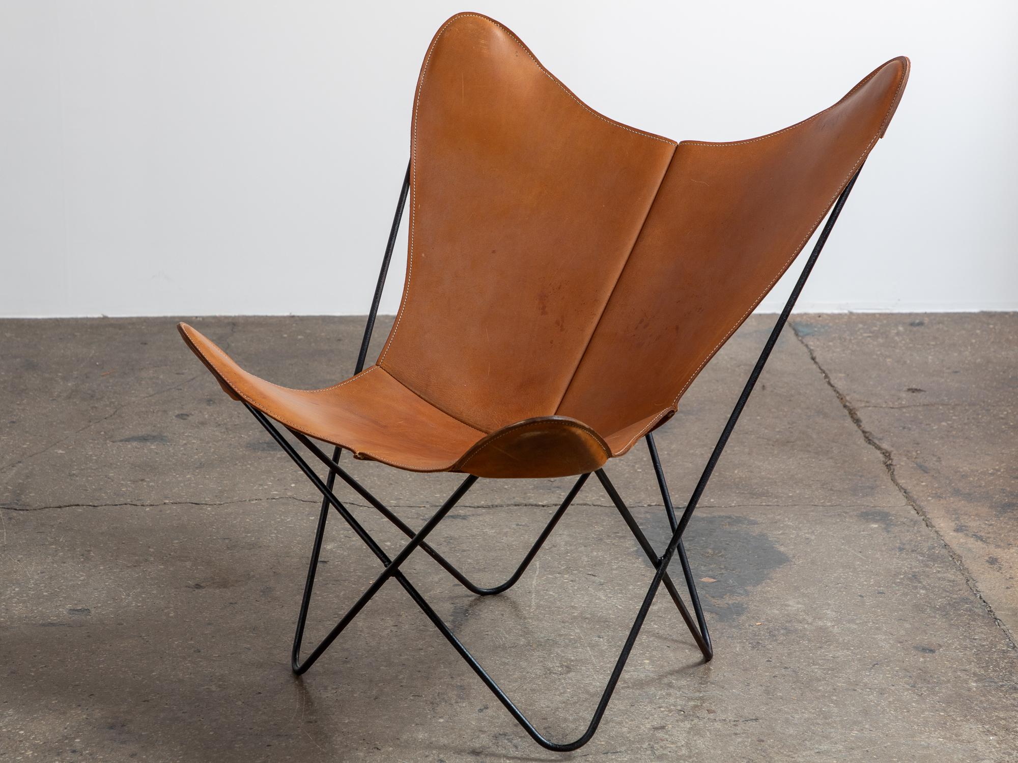 American Original Cognac Leather Hardoy Butterfly Chair, Issued by Knoll, 1950s For Sale