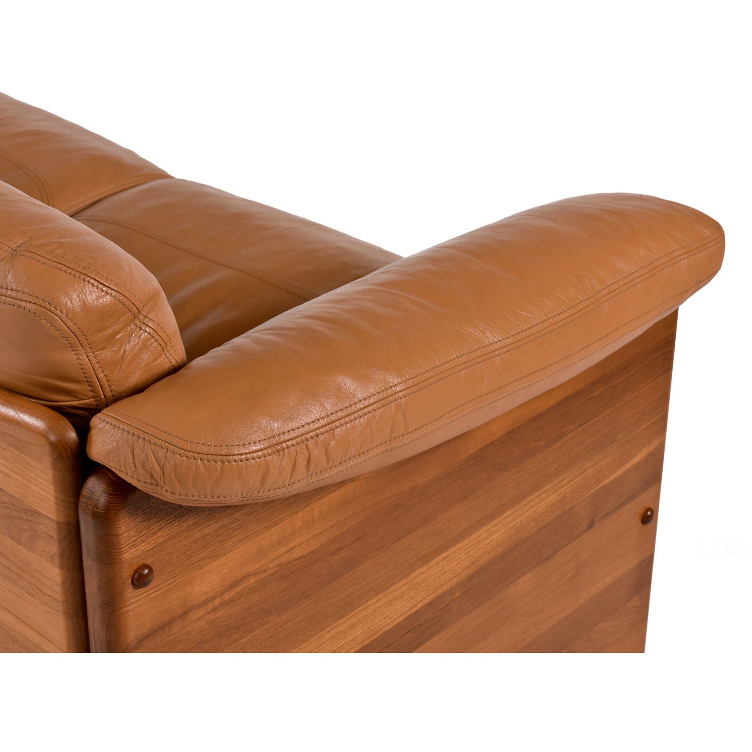 Cognacfarbenes dänisches Loveseat-Sofa aus massivem Teakholz von A. Mikael Laursen 2