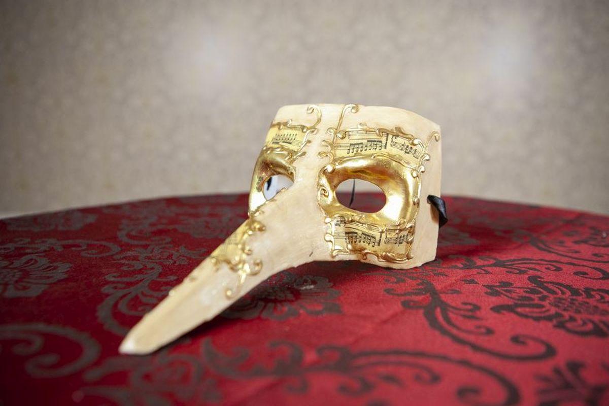 XXI secolo e contemporaneo Maschere veneziane Ca'Macan originali e contemporanee in cartapesta