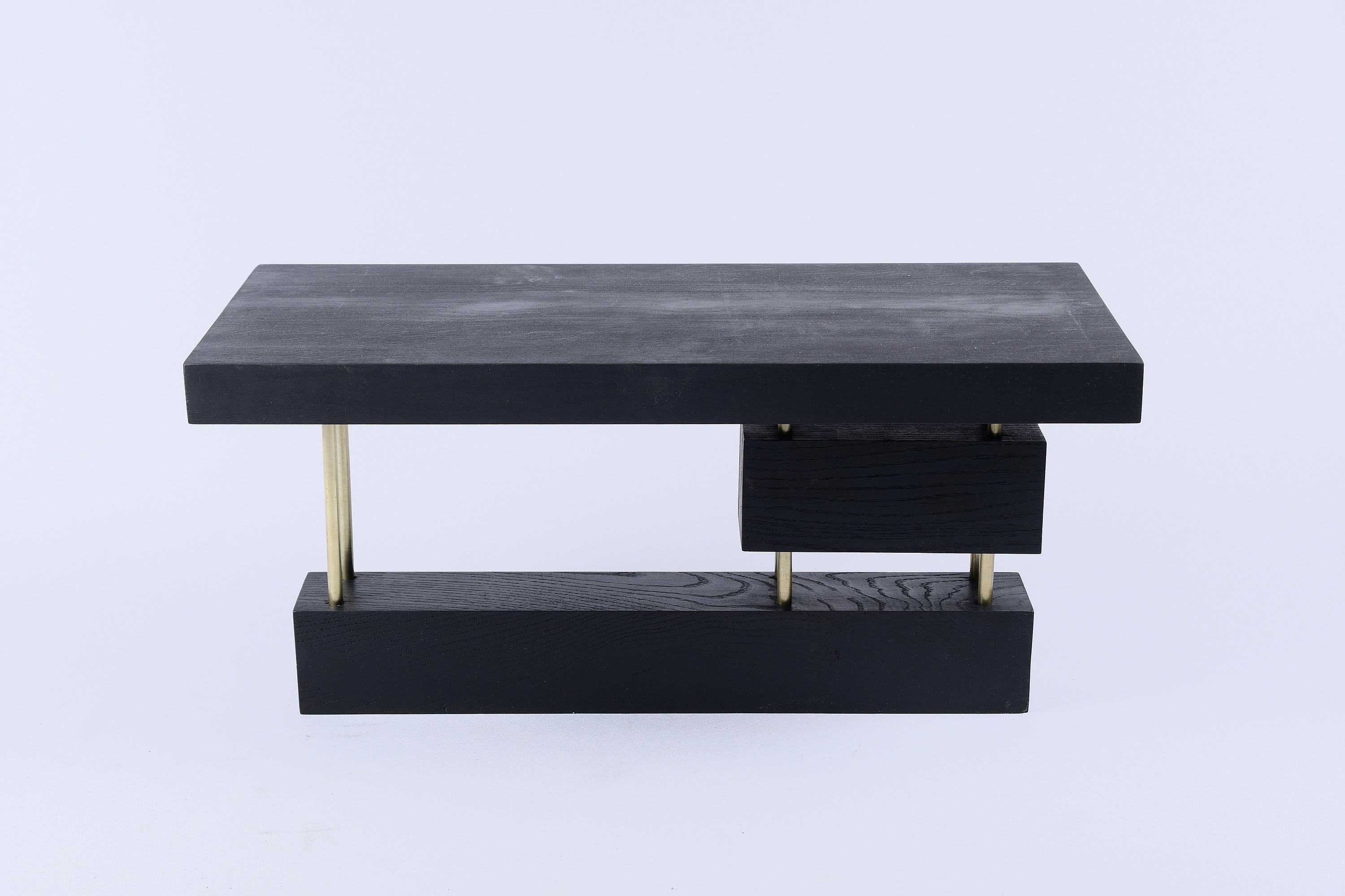 Design contemporain original, Oak/OAK avec laiton, table d'appoint unique, Logniture Neuf - En vente à Stara Gradiška, HR