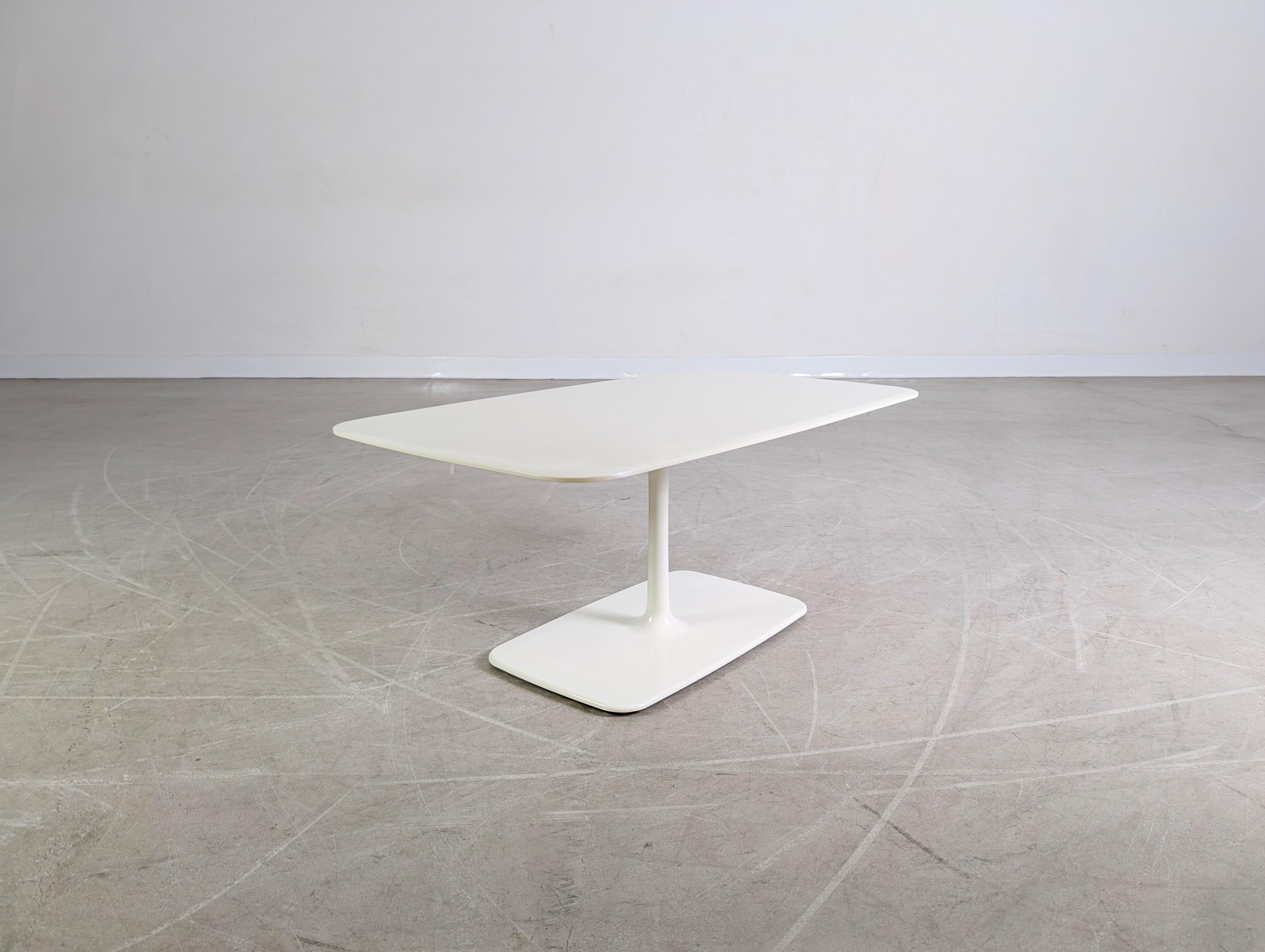 Allemand Original COR Jalis 1785 Couchtisch Metall weiß kristallweiß Design en vente