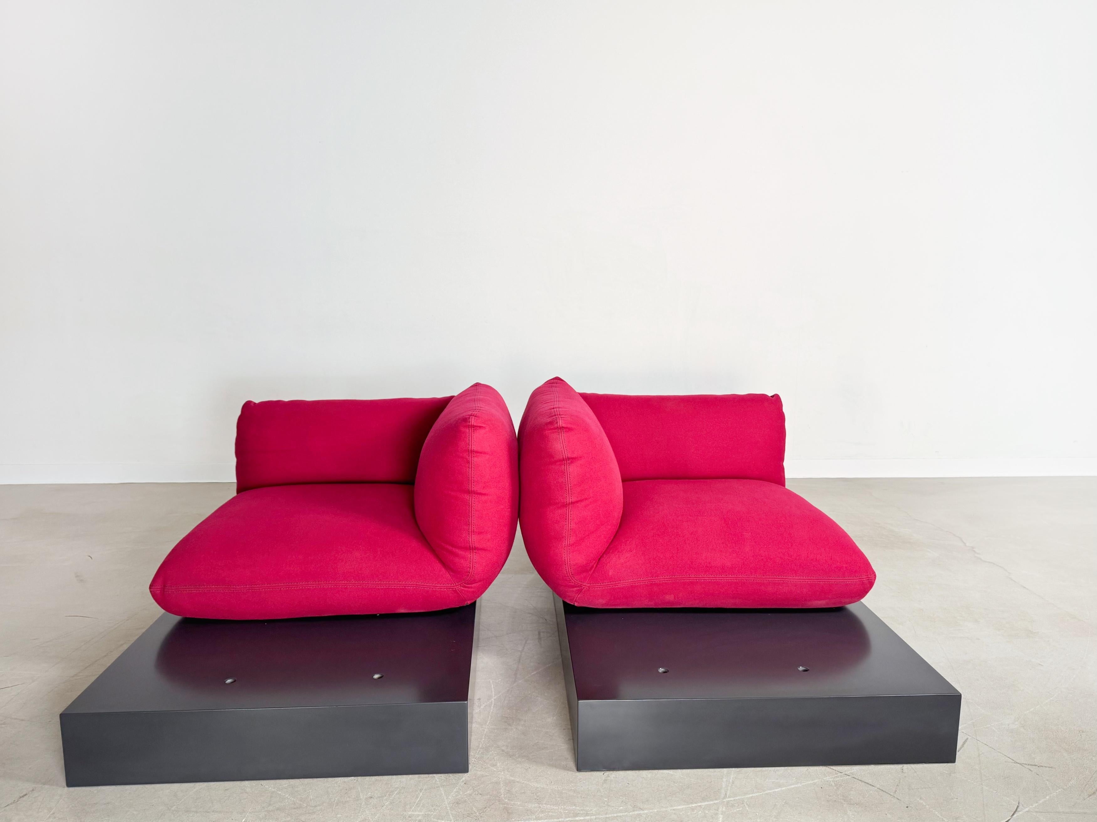XXIe siècle et contemporain Couchon de canapé COR Jalis Jehs & Laub Filz motif magenta en vente