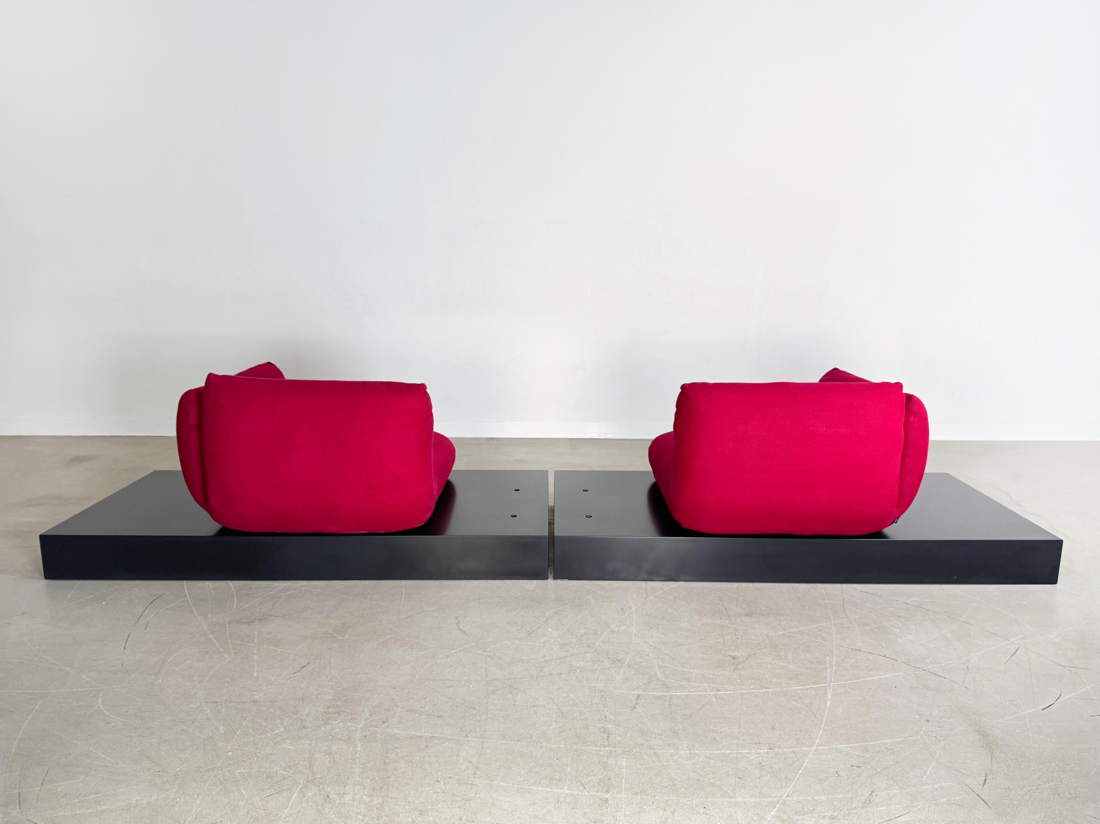 Couchon de canapé COR Jalis Jehs & Laub Filz motif magenta en vente 1