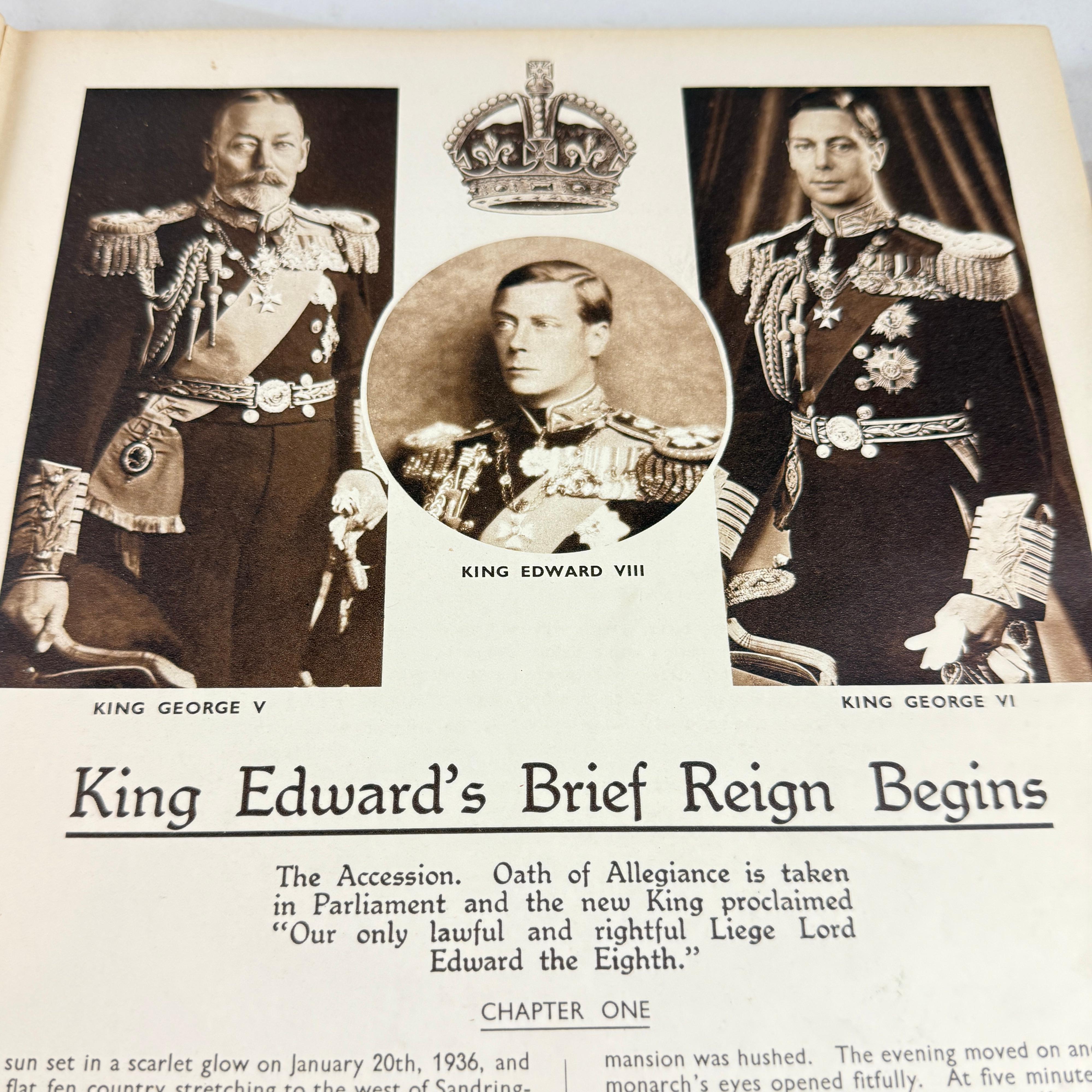 Original Krönungs-Souvenirbuch von König Georg VI - London  1937 (Mitte des 20. Jahrhunderts) im Angebot