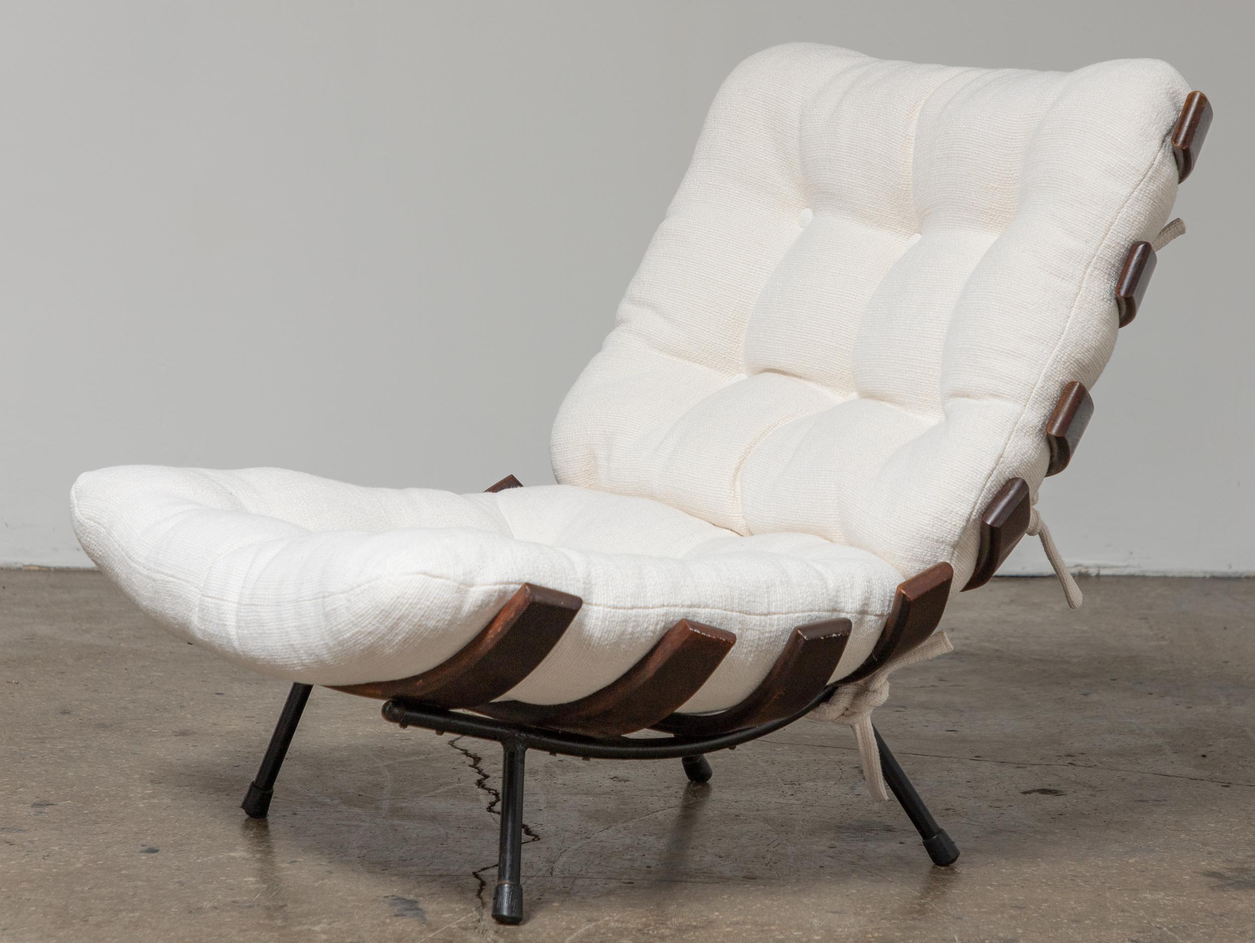 Chaise Costela originale avec ottoman assorti, conçue par Martin Eisler et Carl en vente 7