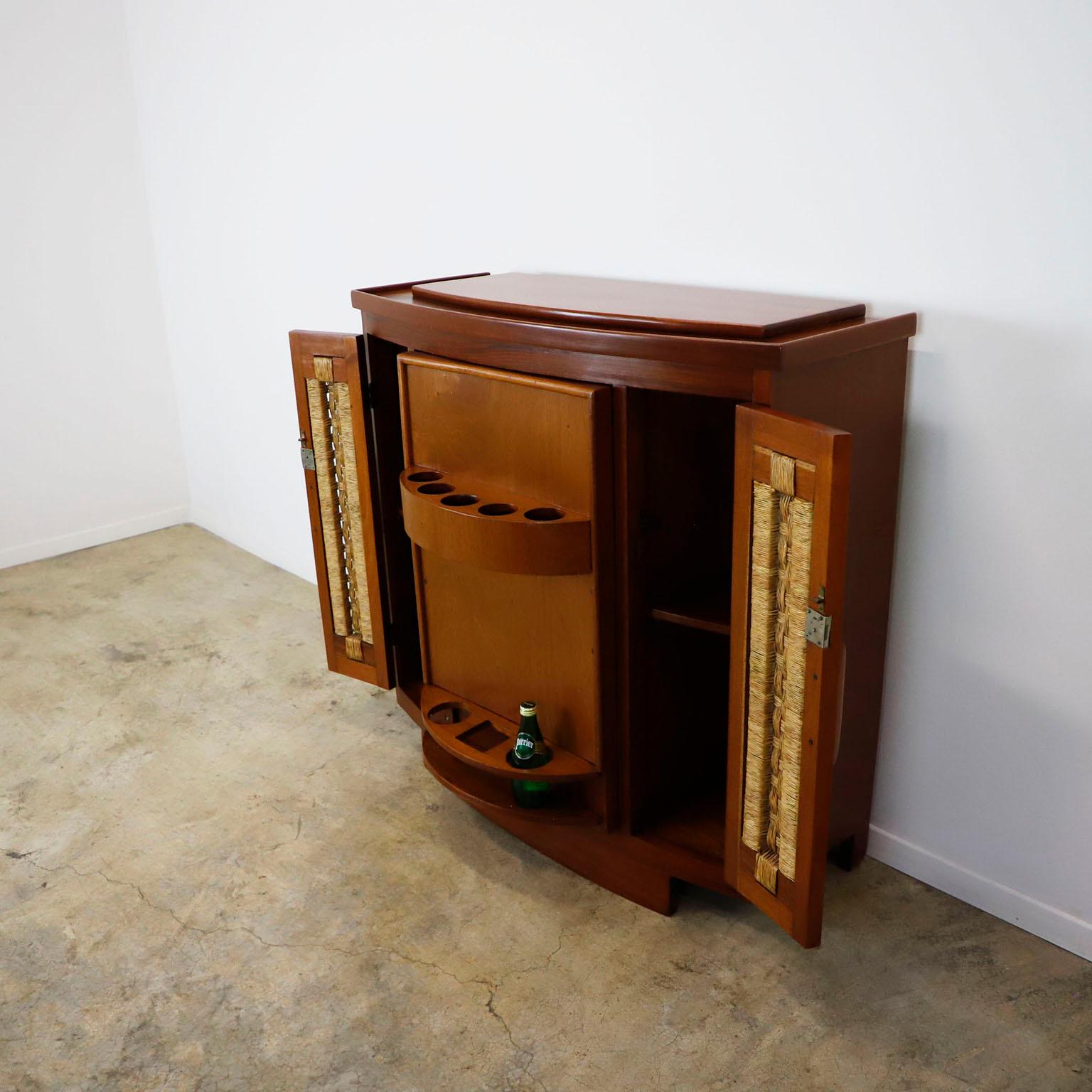 Original Credenza in the style of Clara Porset In Good Condition For Sale In Mexico City, CDMX