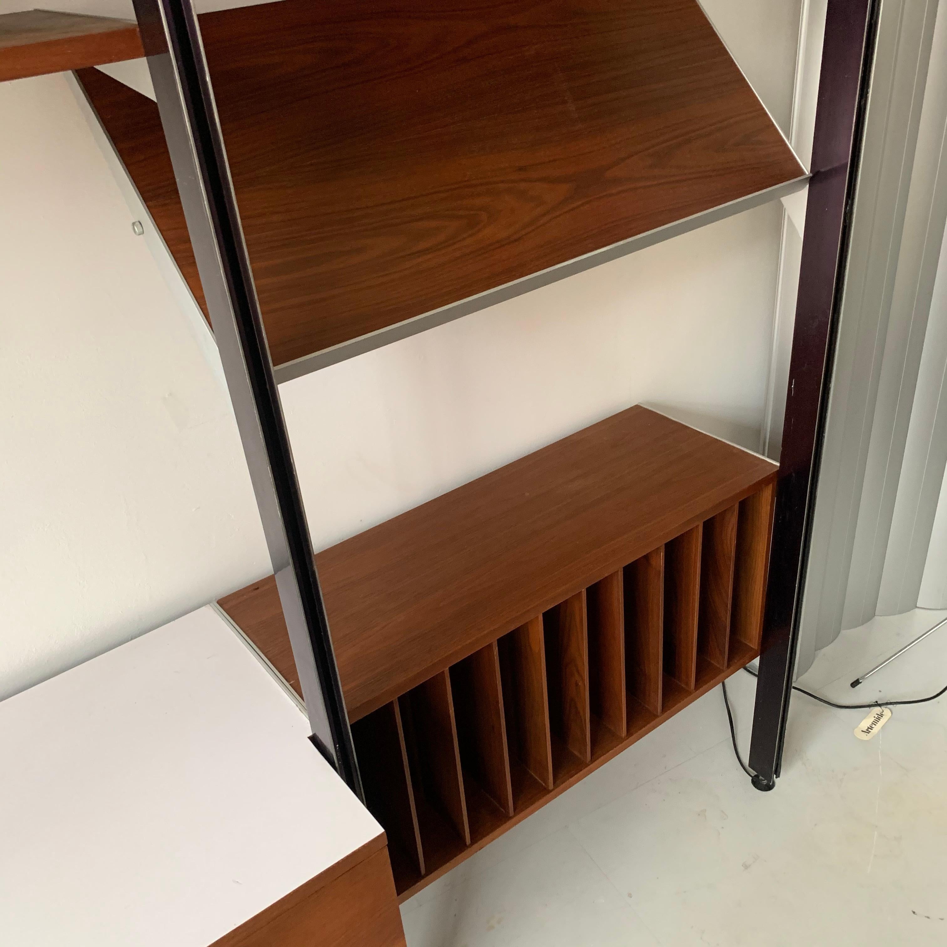 Original CSS, Comprehensive Storage System, by George Nelson for Herman Miller In Good Condition For Sale In Chicago, IL