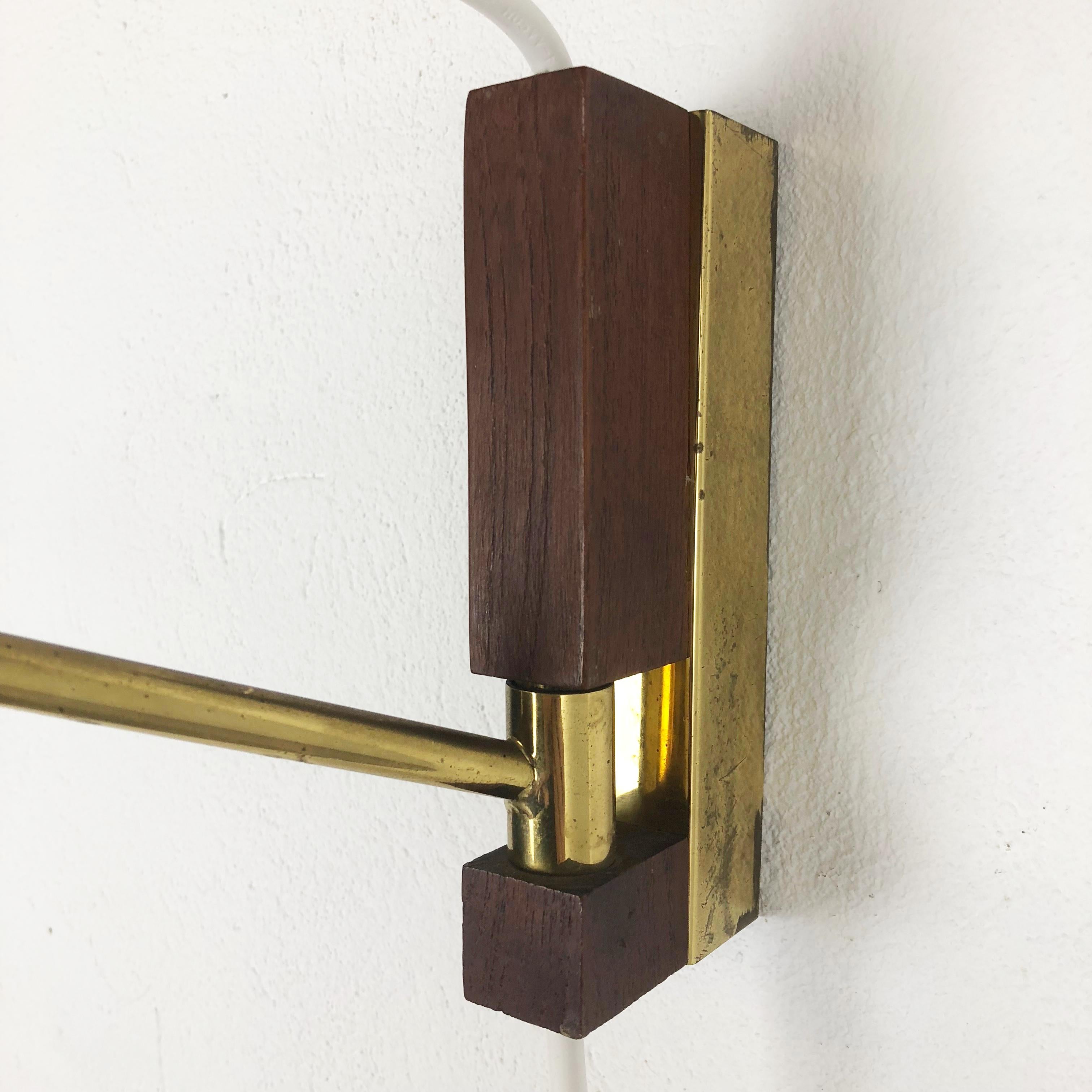 Original Danish Brass and Teak Wall Light, Denmark, 1960s 4