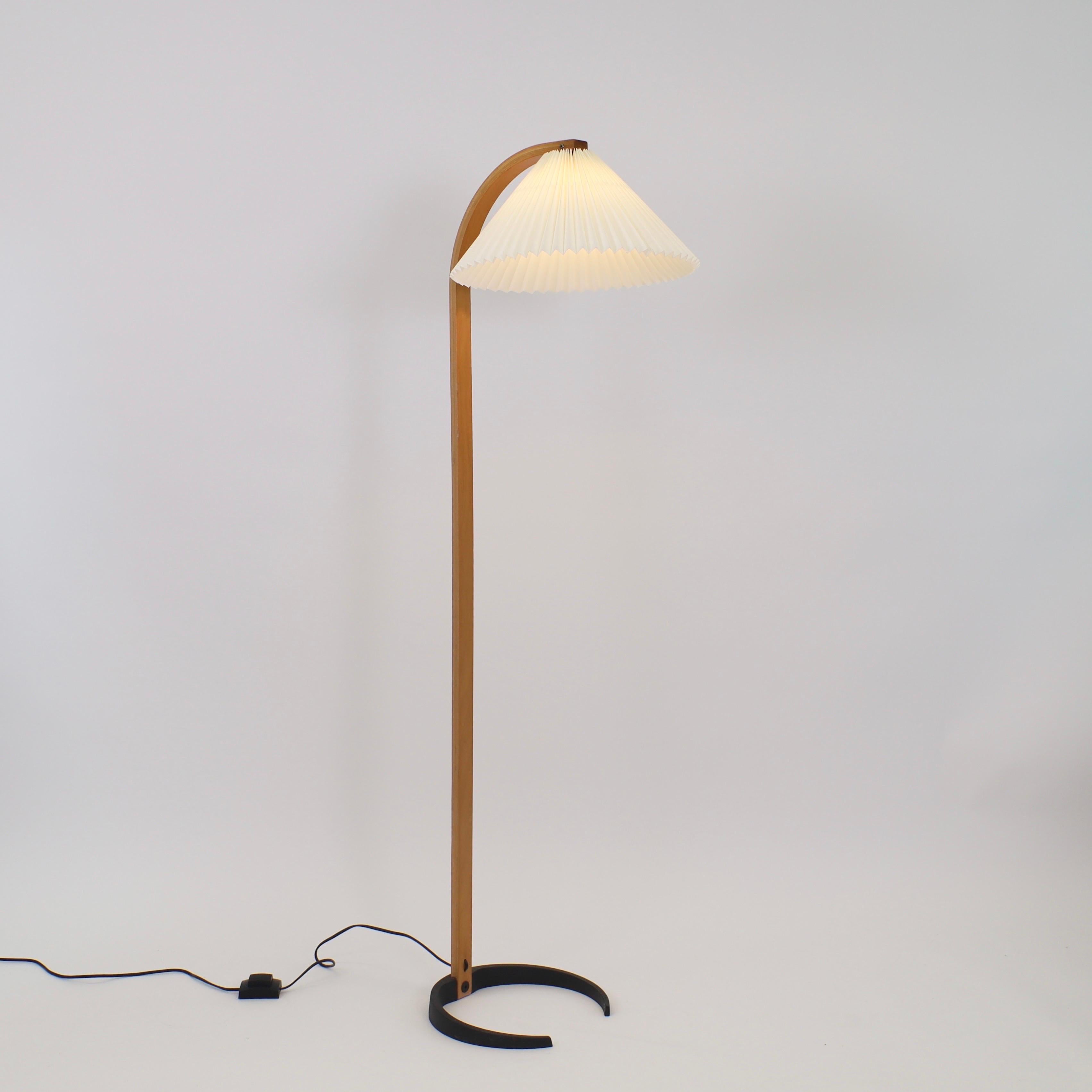 Original Danish Caprani Floor Lamp, 1970s, Denmark In Good Condition In Værløse, DK