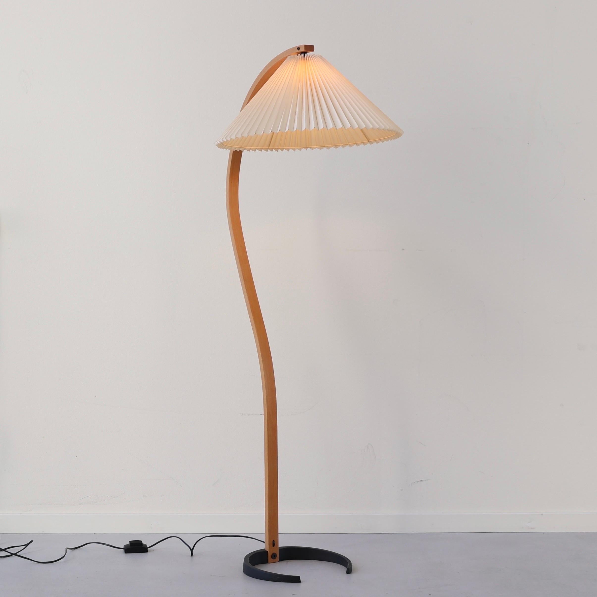 Lámpara de pie original danesa Caprani, años 1970, Dinamarca Escandinavo moderno en venta