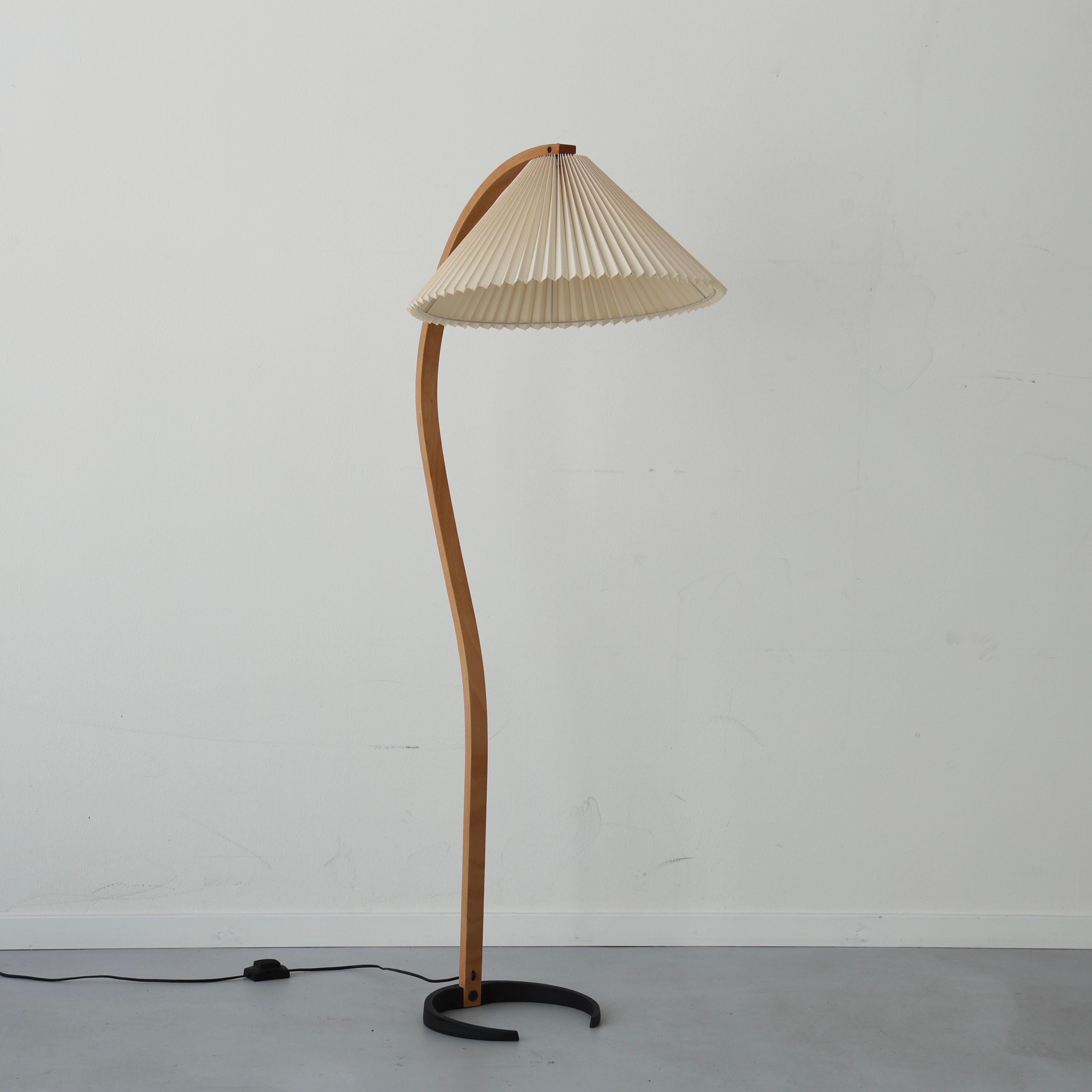 Original Danish Caprani Floor Lamp, 1980s, Denmark In Good Condition For Sale In Værløse, DK