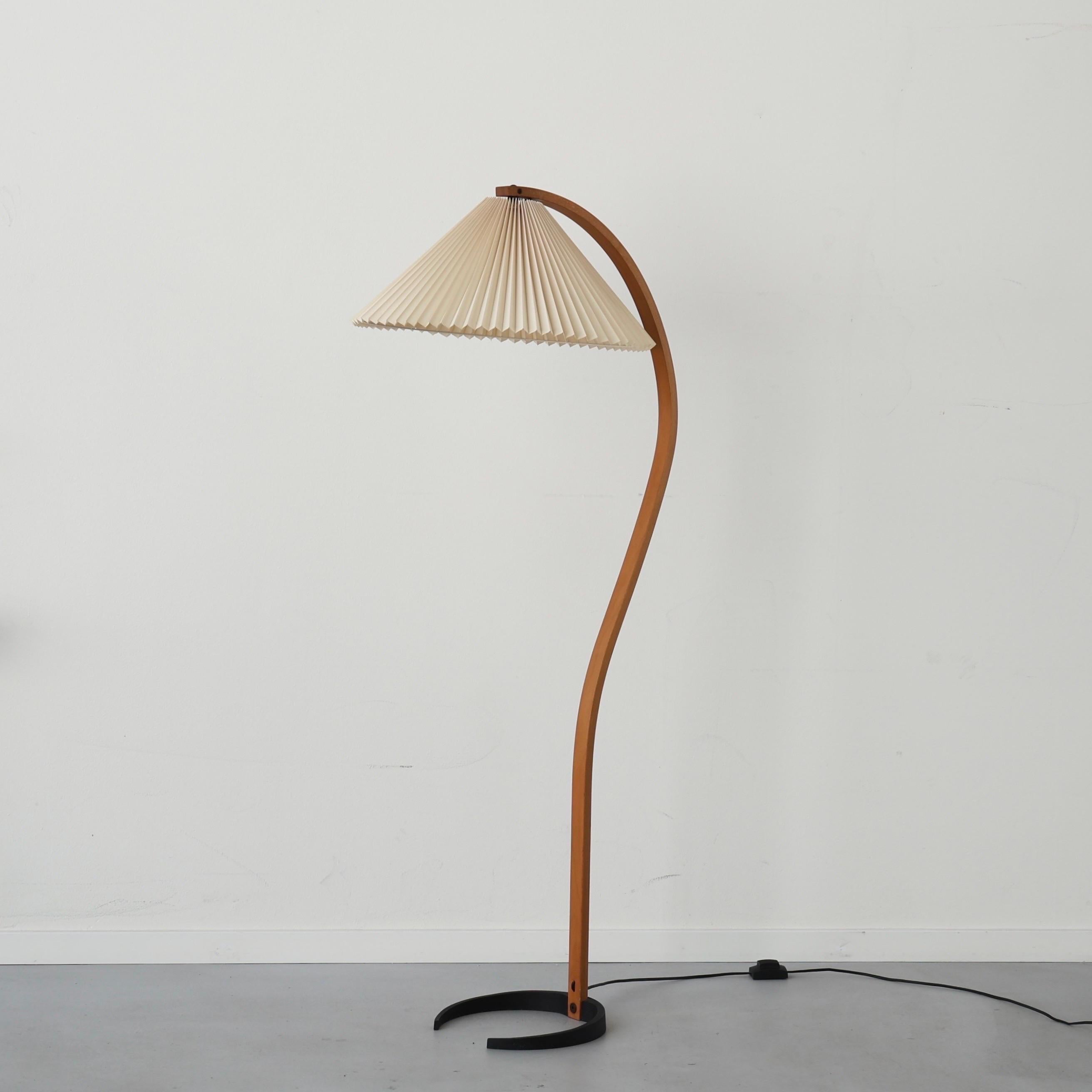 Dänische Caprani-Stehlampe, 1980er-Jahre, Dänemark im Zustand „Gut“ im Angebot in Værløse, DK