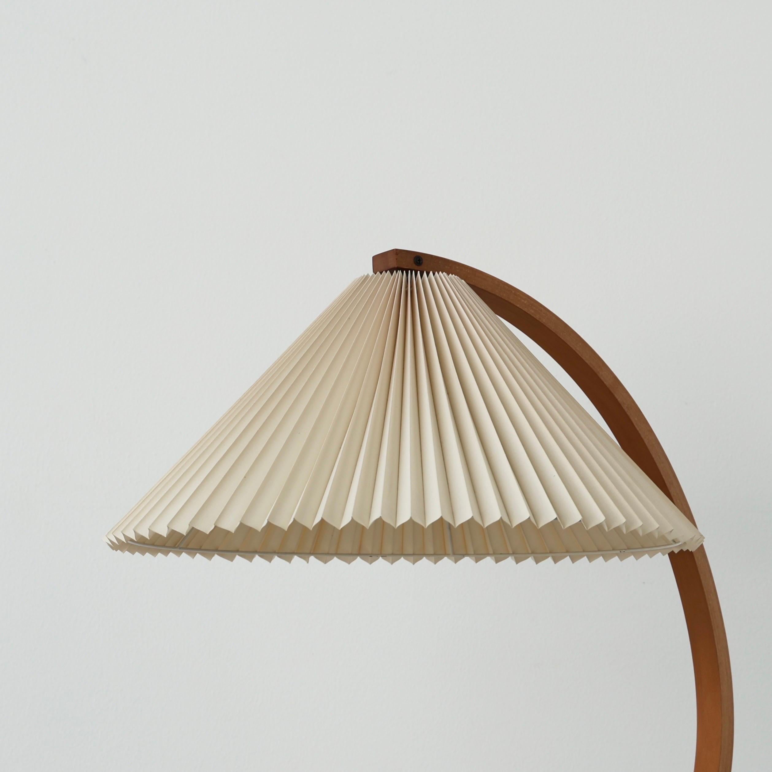 Dänische Caprani-Stehlampe, 1980er-Jahre, Dänemark (Ende des 20. Jahrhunderts) im Angebot