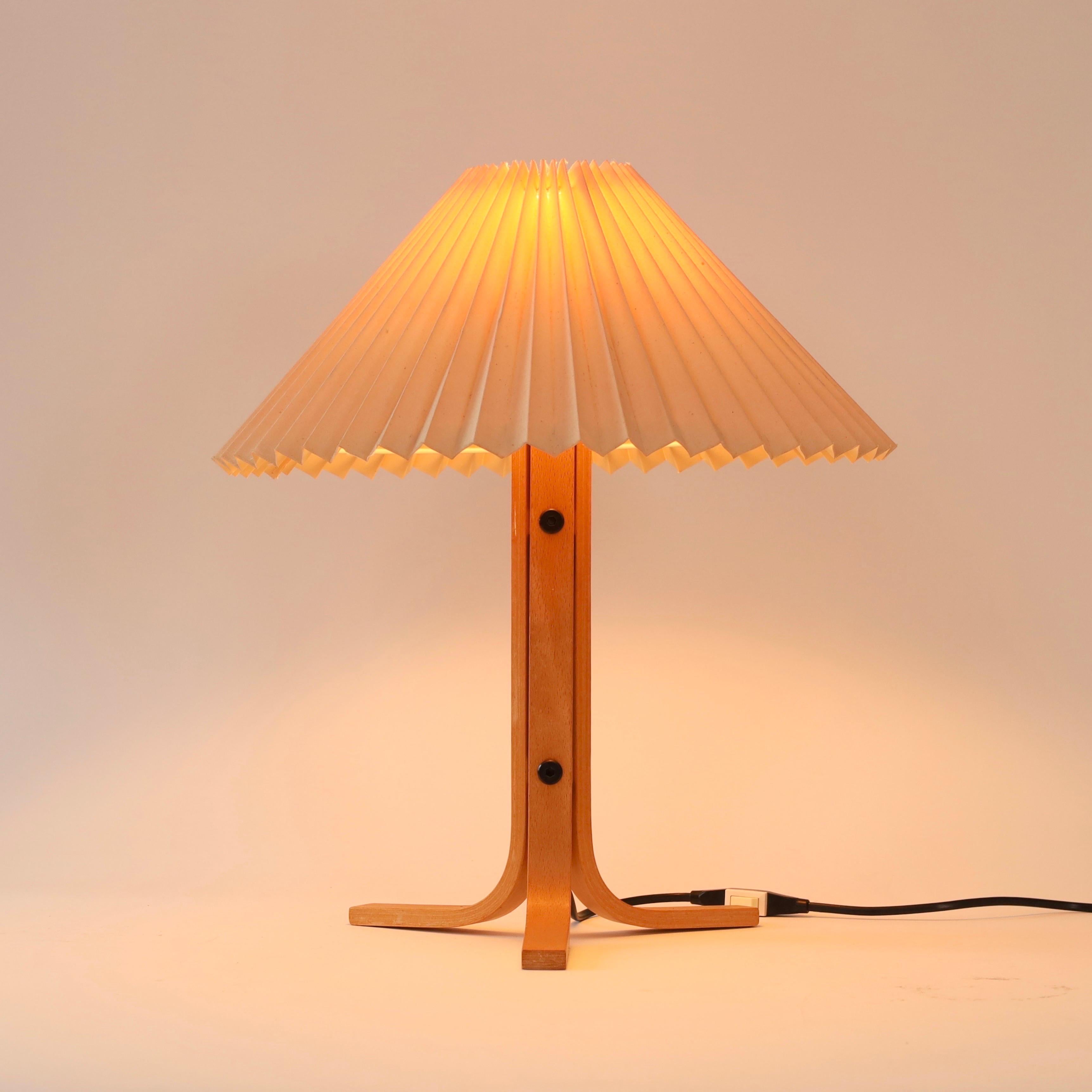 Fin du 20e siècle Lampe de bureau originale danoise Caprani Tripod, années 1970, Danemark en vente