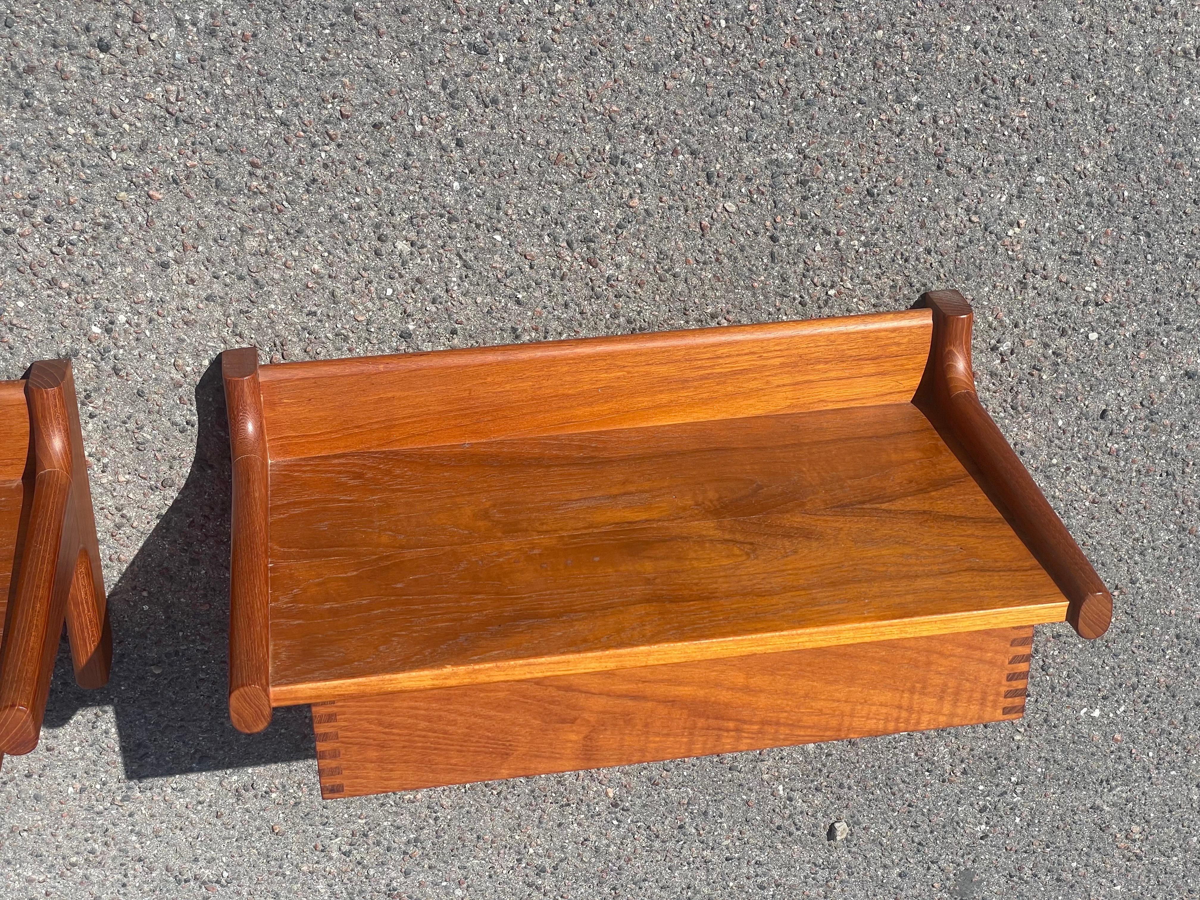 Original dänische schwimmende Teakholz-Nachtständer von Kai Kristiansen aus den 1960er Jahren im Zustand „Gut“ in Copenhagen, DK