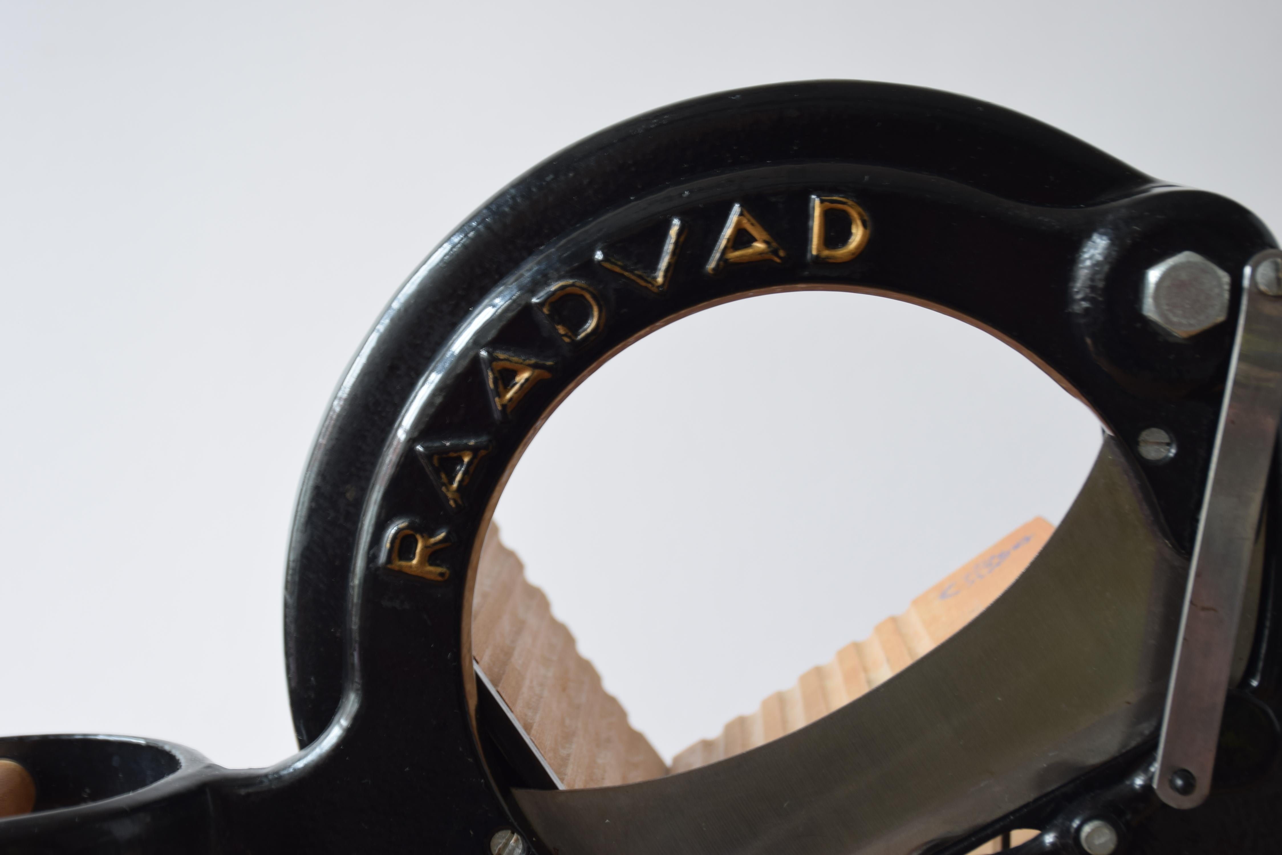 Acciaio Affettapane Raadvad originale danese in oro nero di Ove Larsen, metà anni '60 in vendita