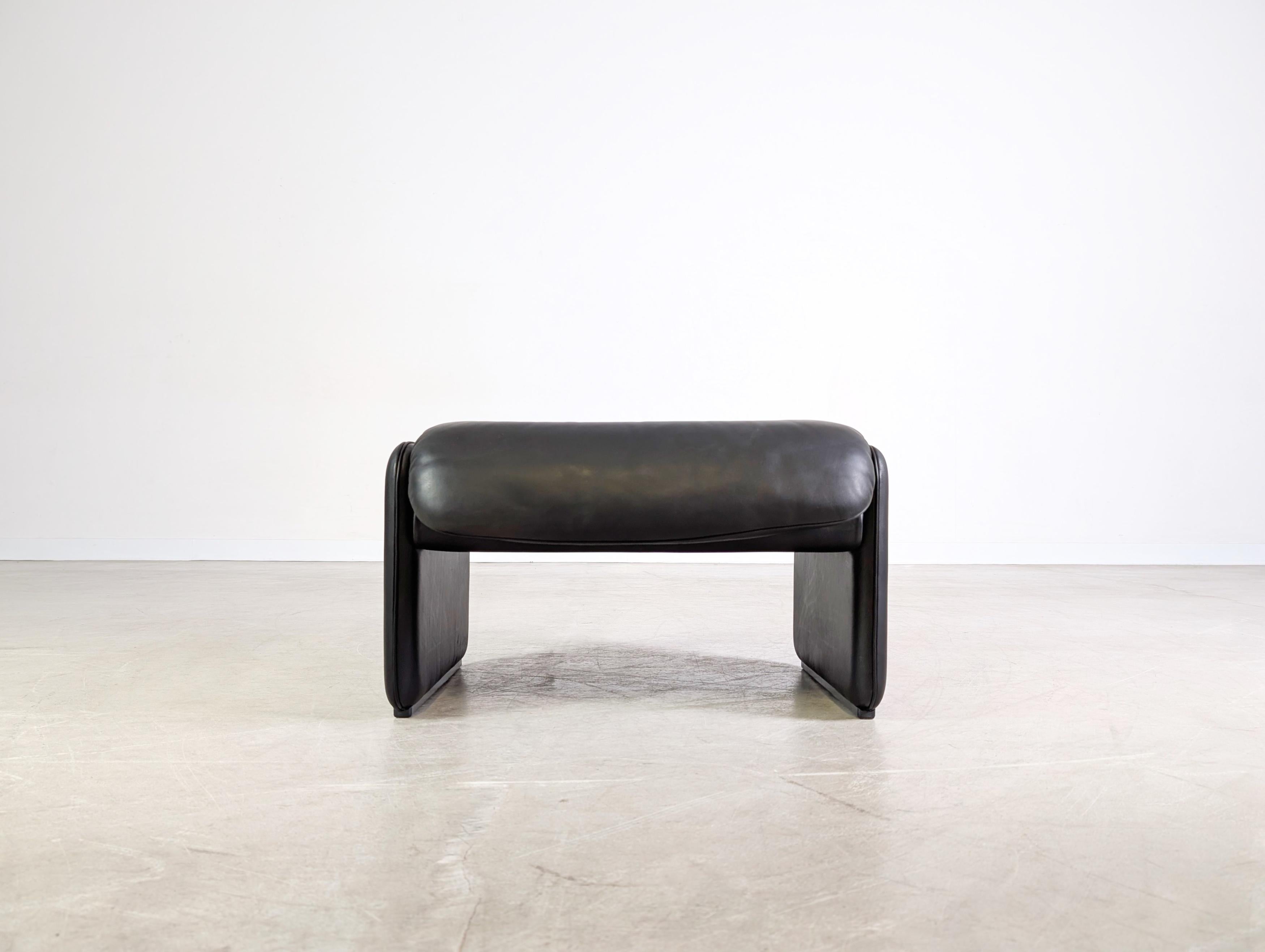 Mid-Century Modern Original De Sede DS 2018 Hocker Ottoman Leder schwarz Design en vente