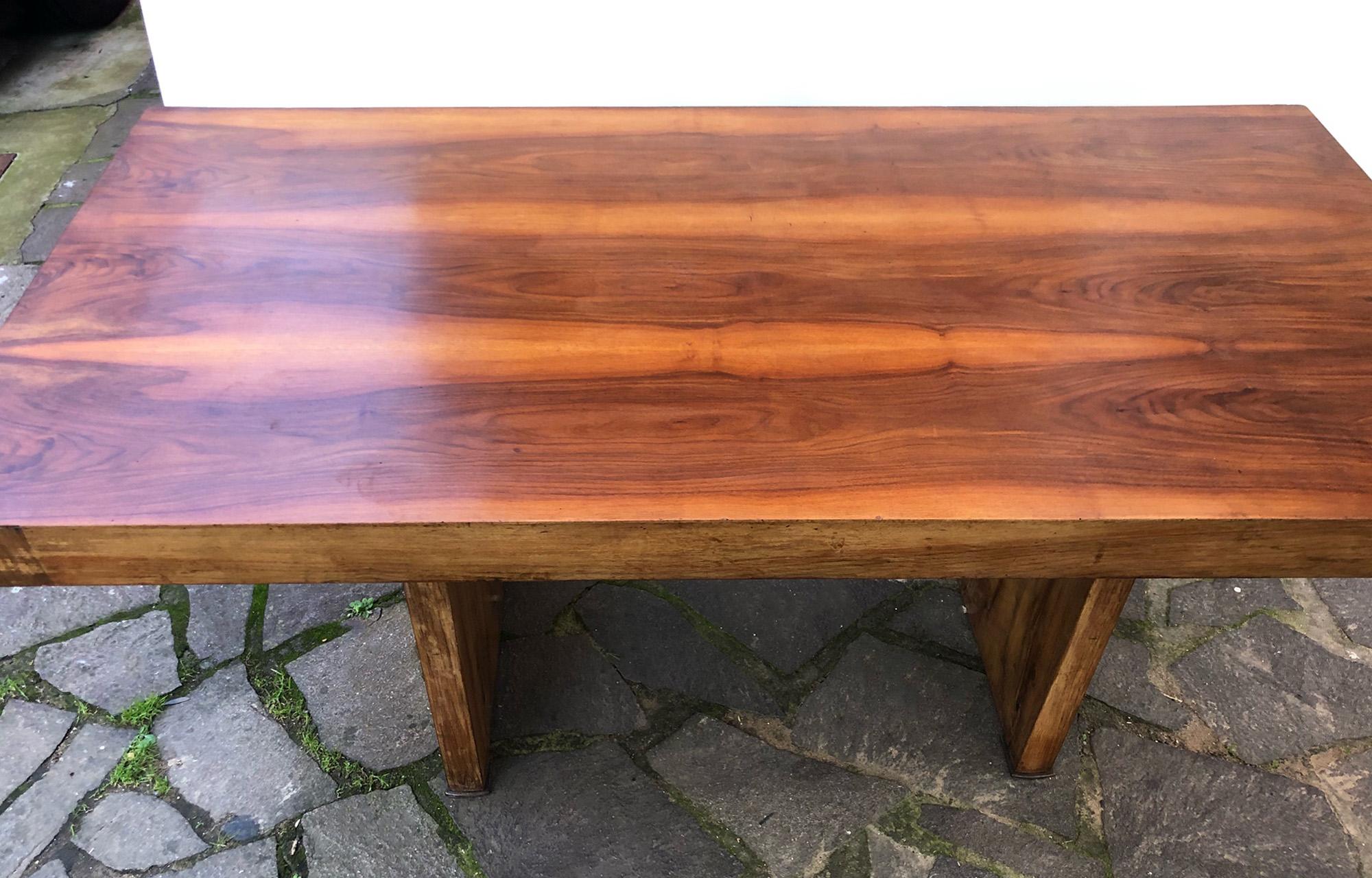 Original Deco Italian Table  in Veneered National Walnut Honey Color For Sale 3