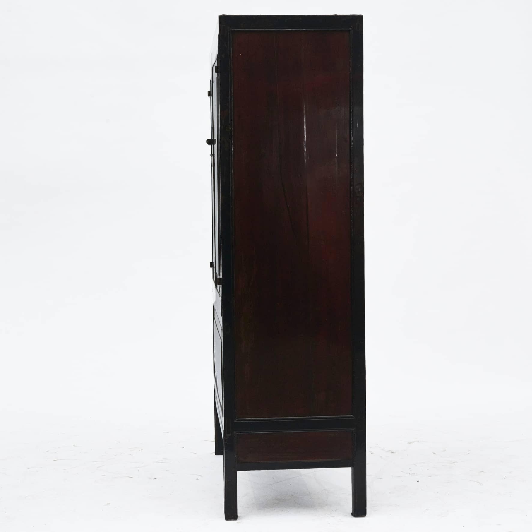 Original Decorated Cabinet, from Fujian Province 1860 - 1880 For Sale 1