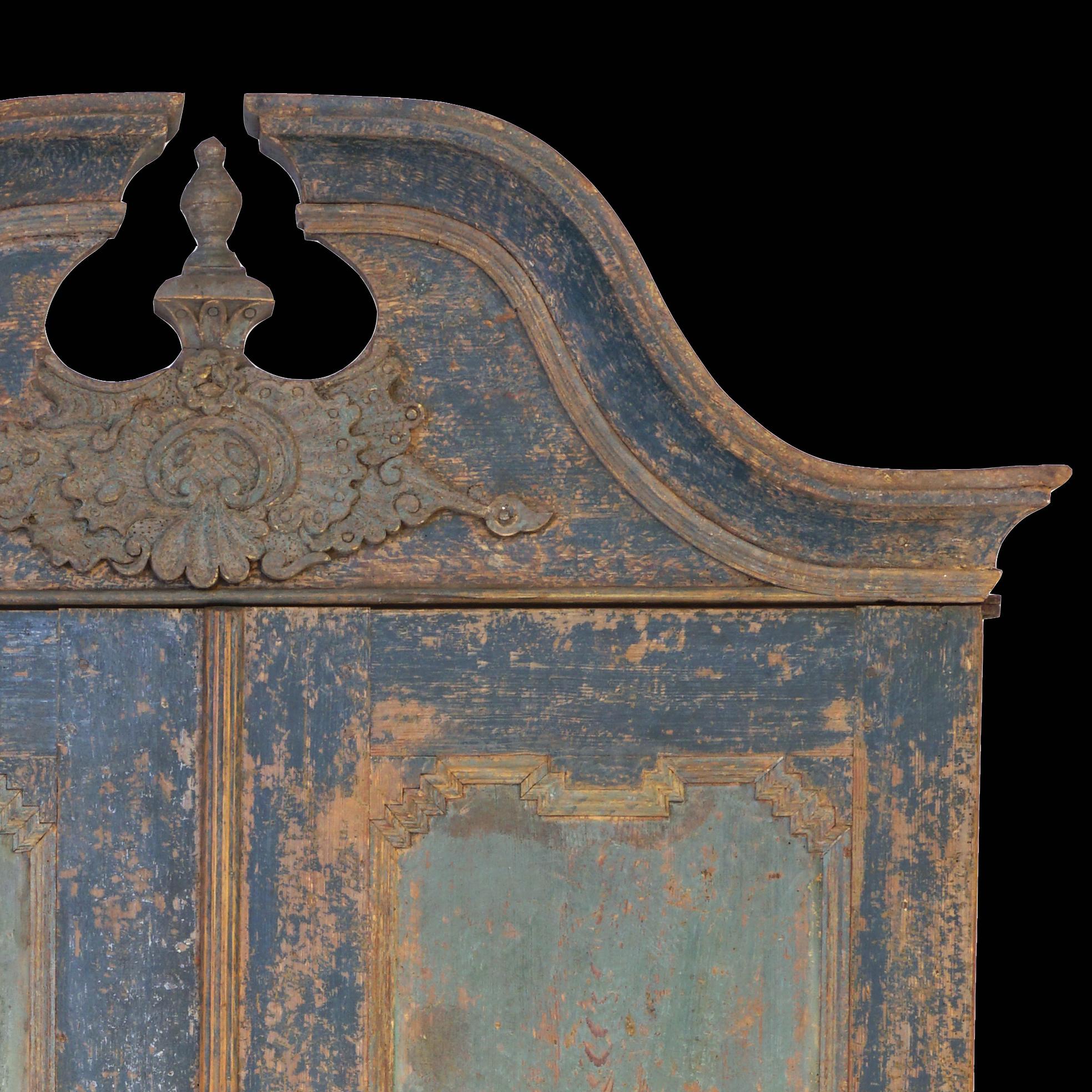 Original Decorated Mid 18th Century Swedish Baroque Cabinet In Good Condition In Aabenraa, DK