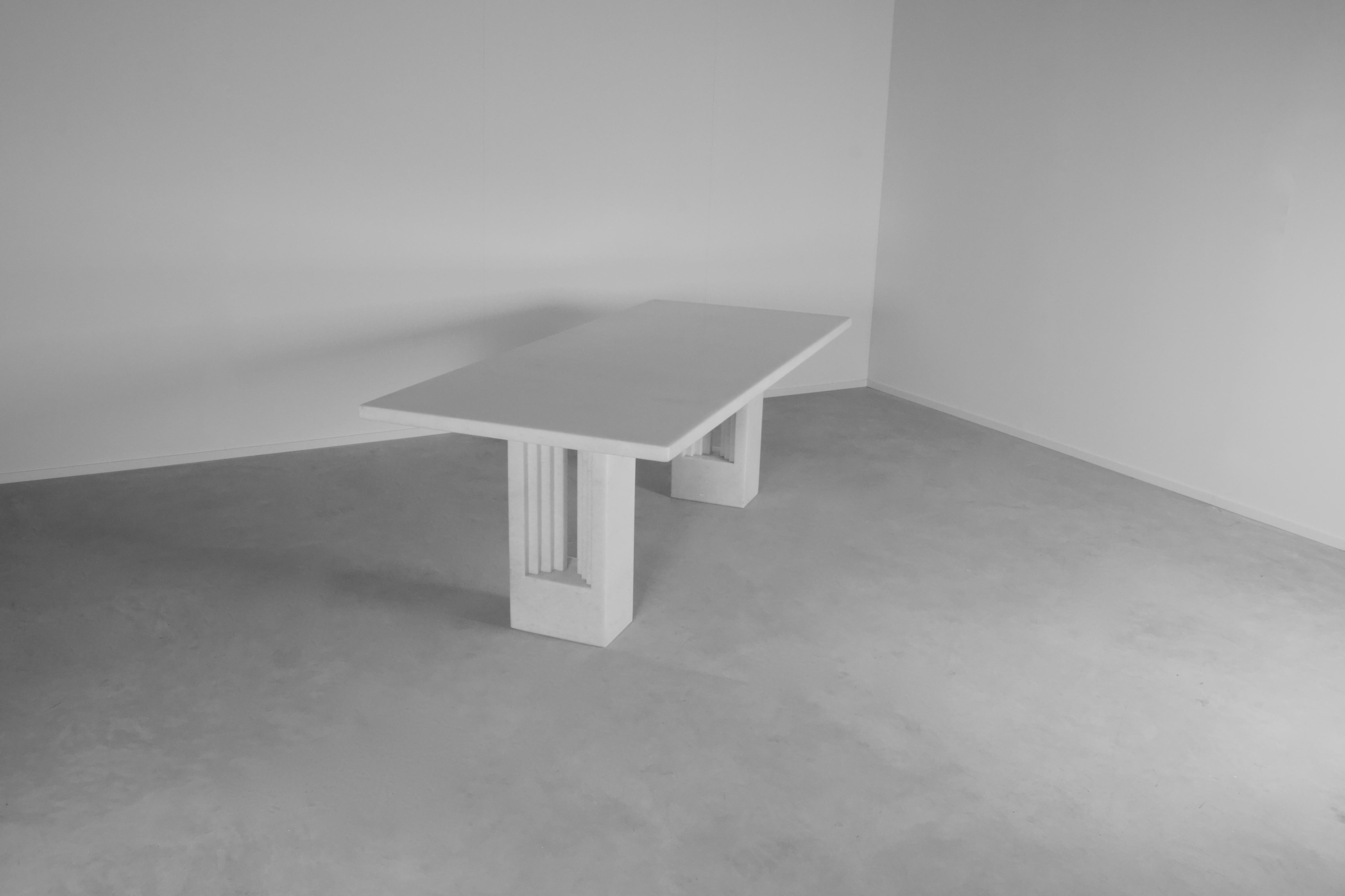 Original „Delfi-Tisch“ von Carlo Scarpa für Simon Gavina, 1968, Cristallo-Marmor (Poliert)