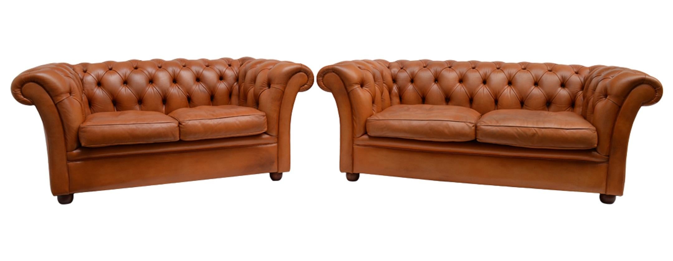 Late 20th Century Original Delta Chesterfield 3+2 Settee in Cognac Cowhide For Sale