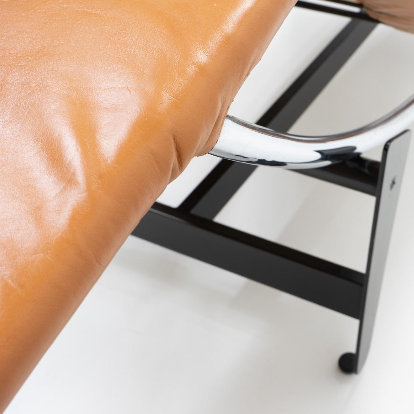Original Design Chaise Longue 2072 / B306 (LC4) by Wohnbedarf Switzerland, 1950s en vente 6