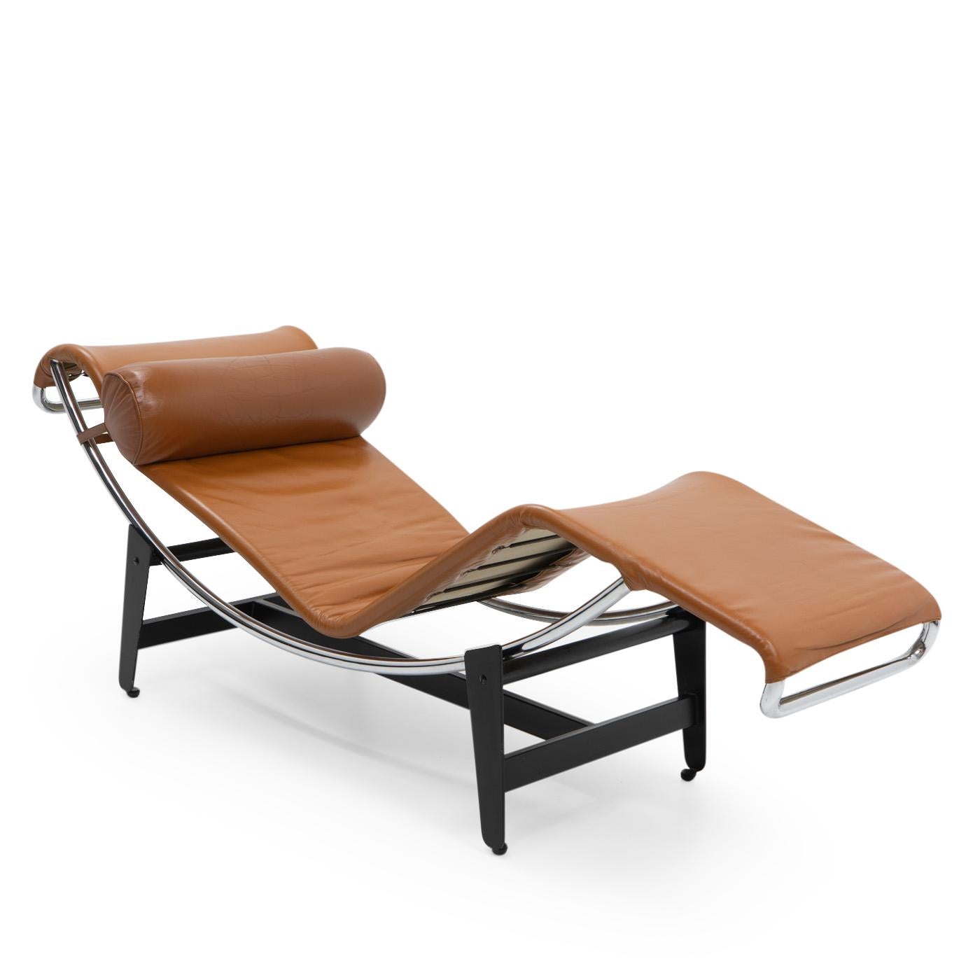Très rare Chaise Longue 2072 / B306 liege de Le Corbusier, Pierre Jeanneret et Charlotte Perriand (Le lit lounge est connu sous le nom de LC4 à partir de 1964, lorsque Cassina a commencé la production).

Sigfried Giedion, Werner Max Moser et Rudolf