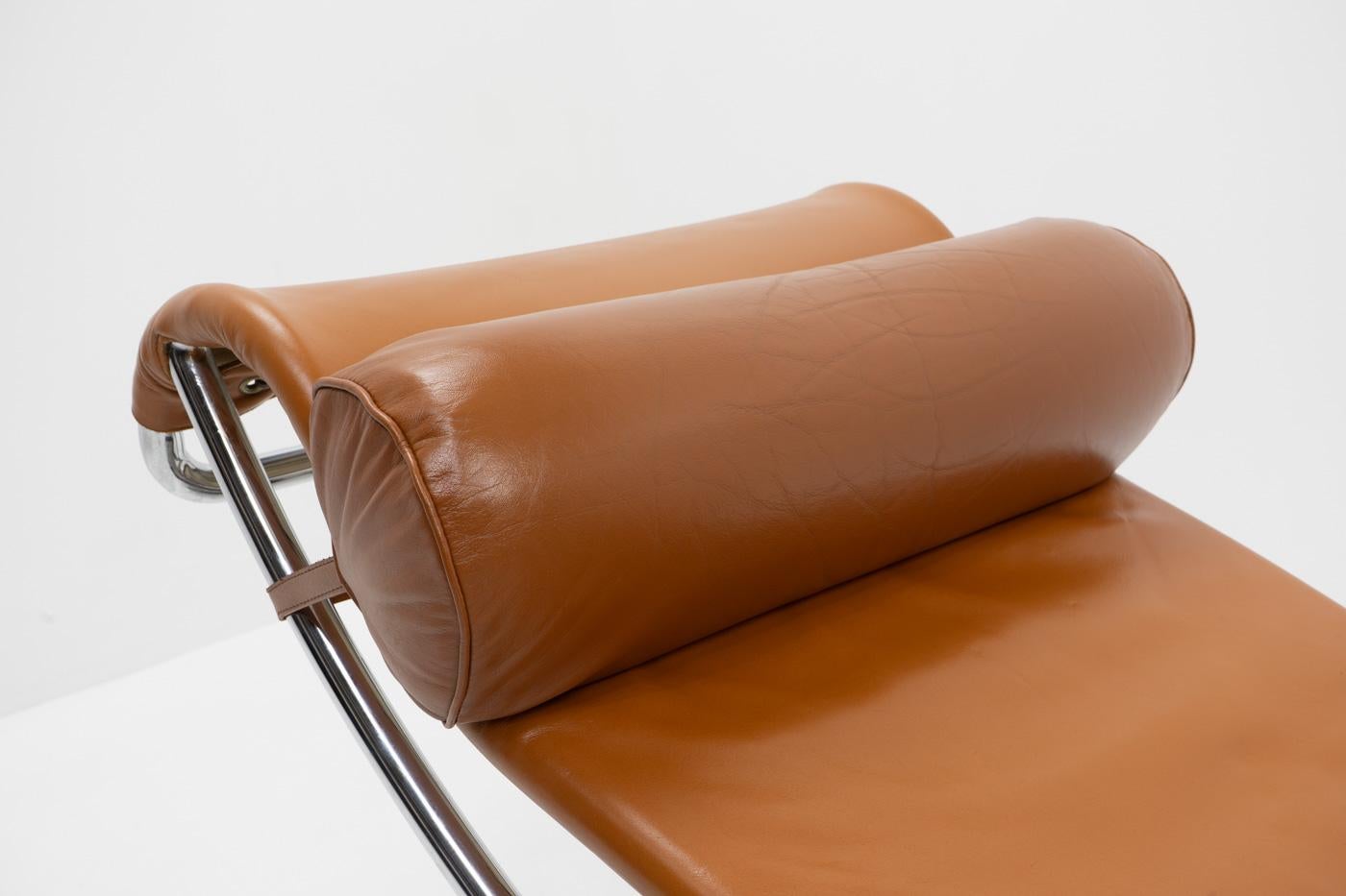 Suisse Original Design Chaise Longue 2072 / B306 (LC4) by Wohnbedarf Switzerland, 1950s en vente