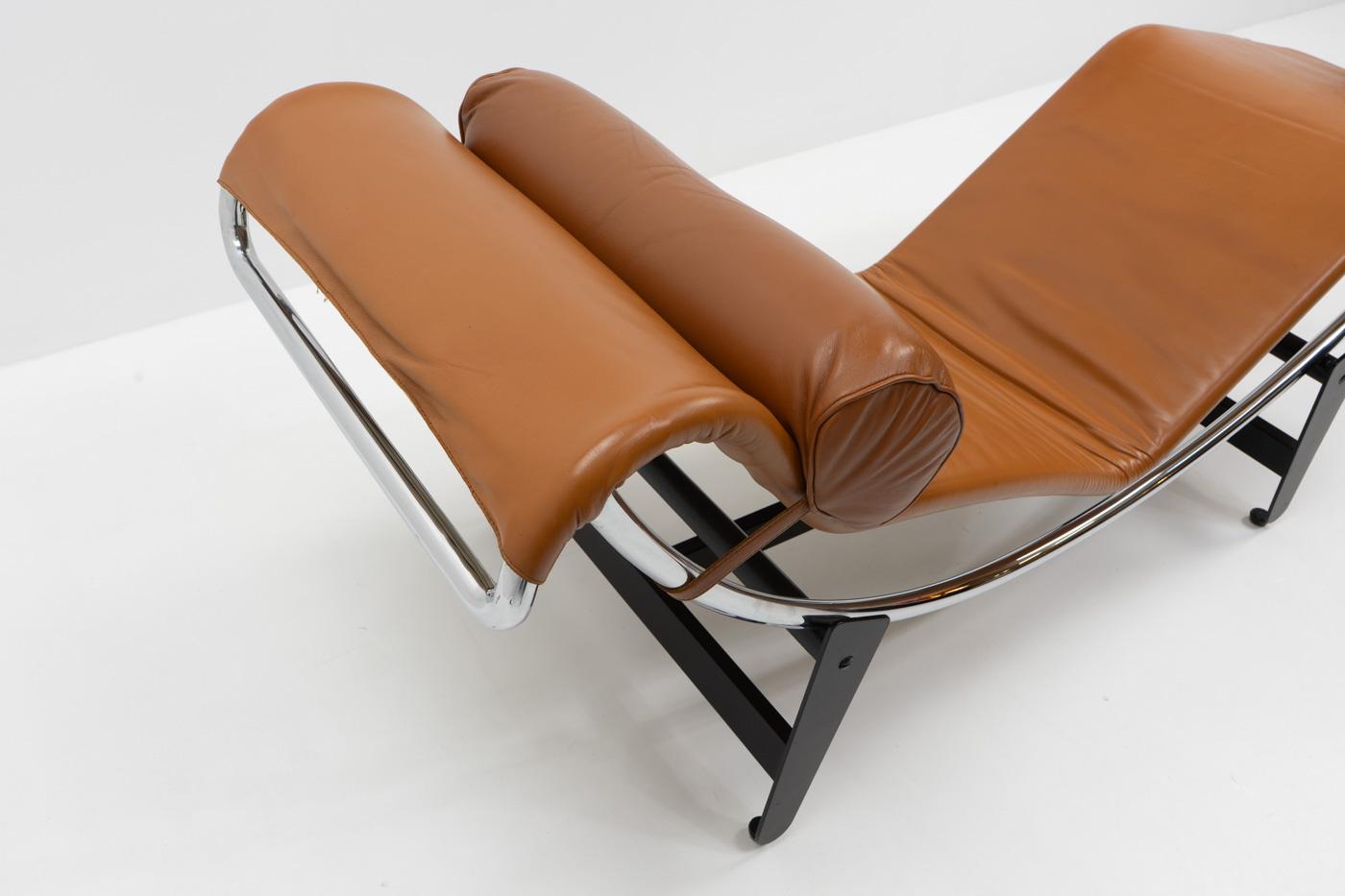 Milieu du XXe siècle Original Design Chaise Longue 2072 / B306 (LC4) by Wohnbedarf Switzerland, 1950s en vente
