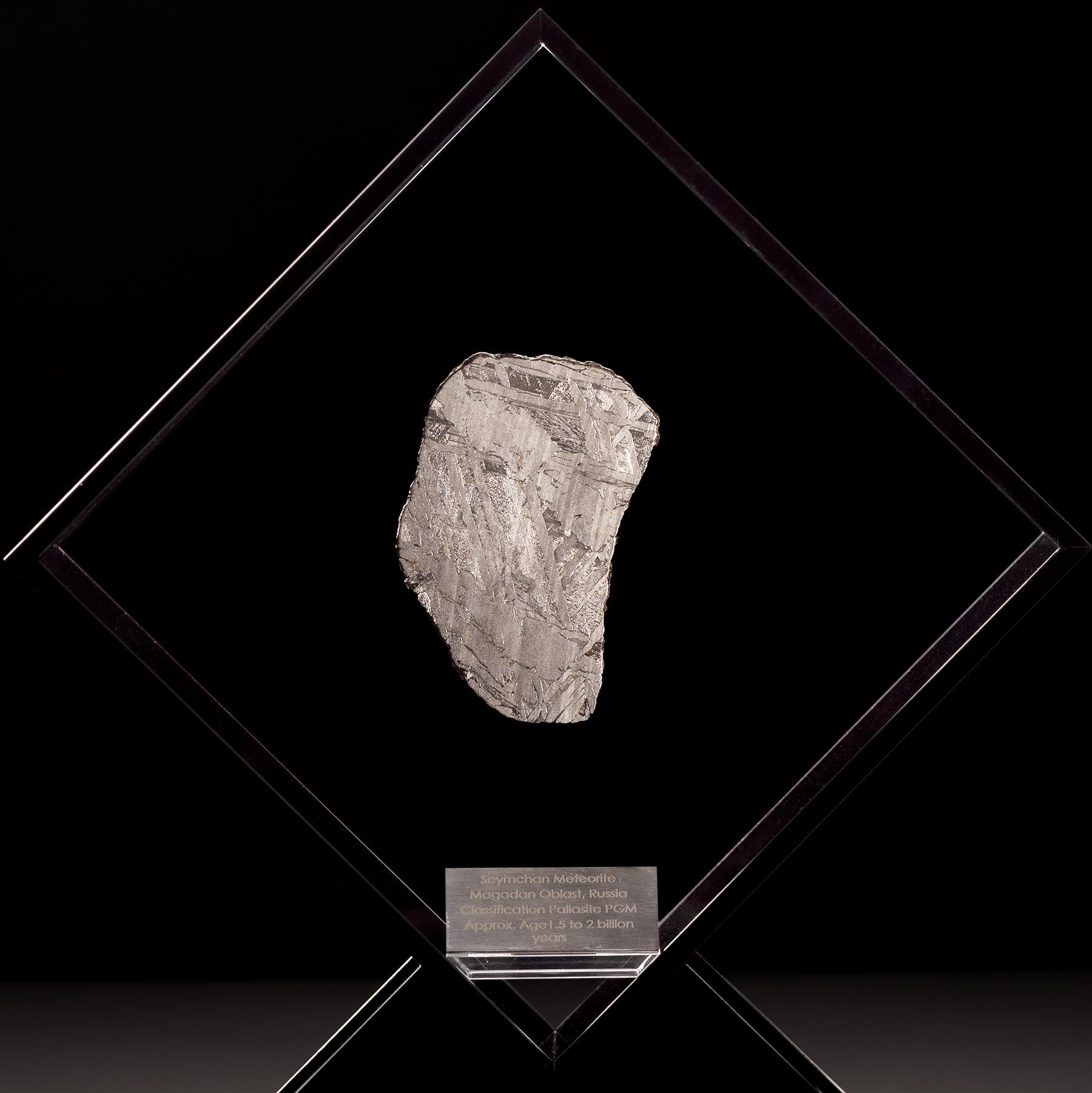 Original Design, Seymchan Meteorite in a Black Acrylic Display In New Condition For Sale In Polanco, CDMX