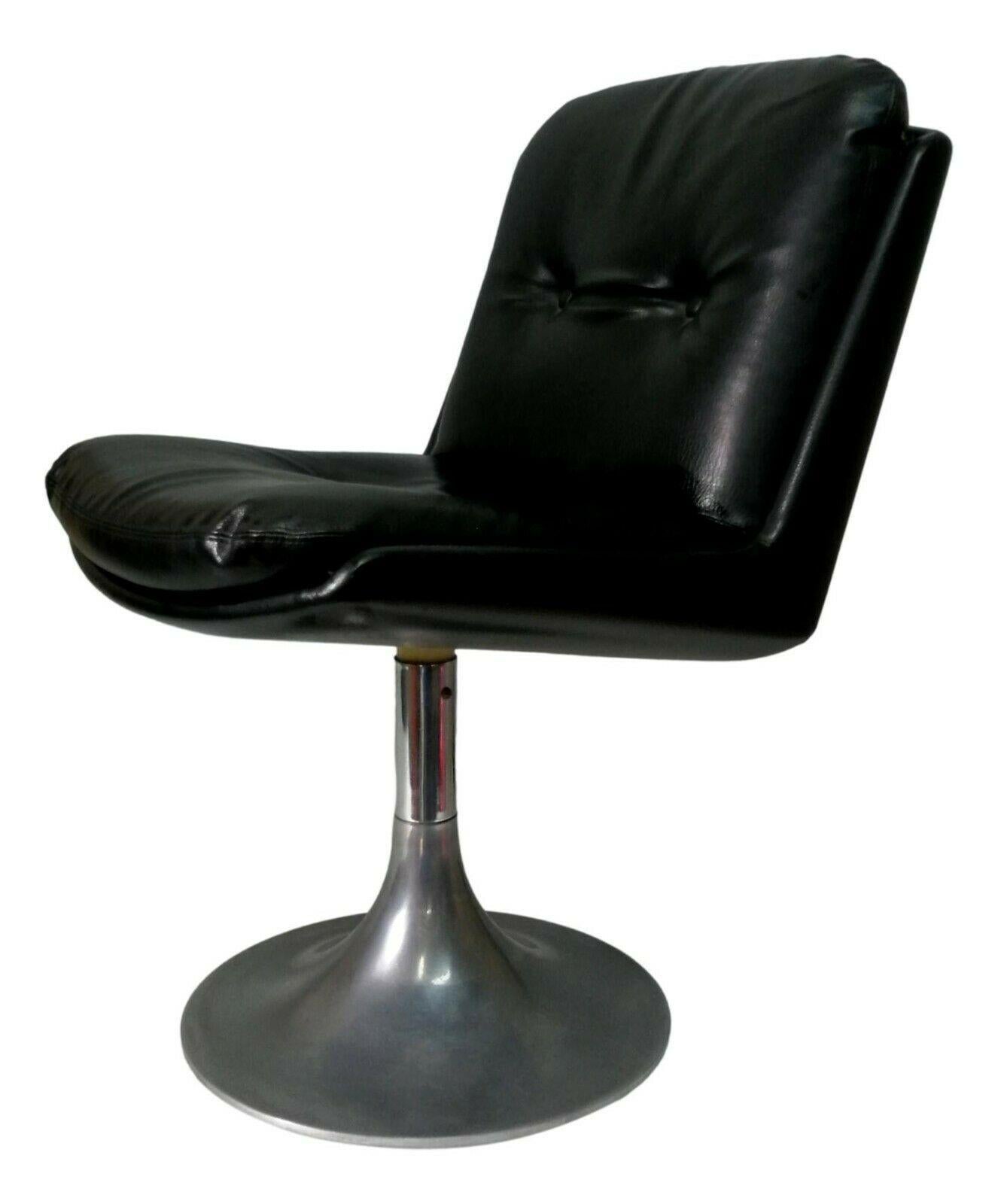 original chair from the 70s, made on an aluminum tulip base, black leather (or eco-leather) shell

in the style of Joe Colombo or Eero Saarinen

It measures 76 cm in height, 50 cm in width, 54 cm in depth, in very good storage conditions, as