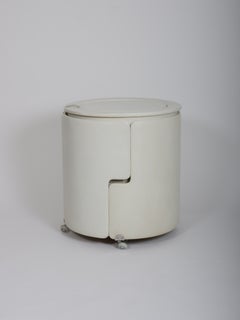 Original white leather ‘Dilly Dally’ Vanity by Luigi Massoni Italy c1968