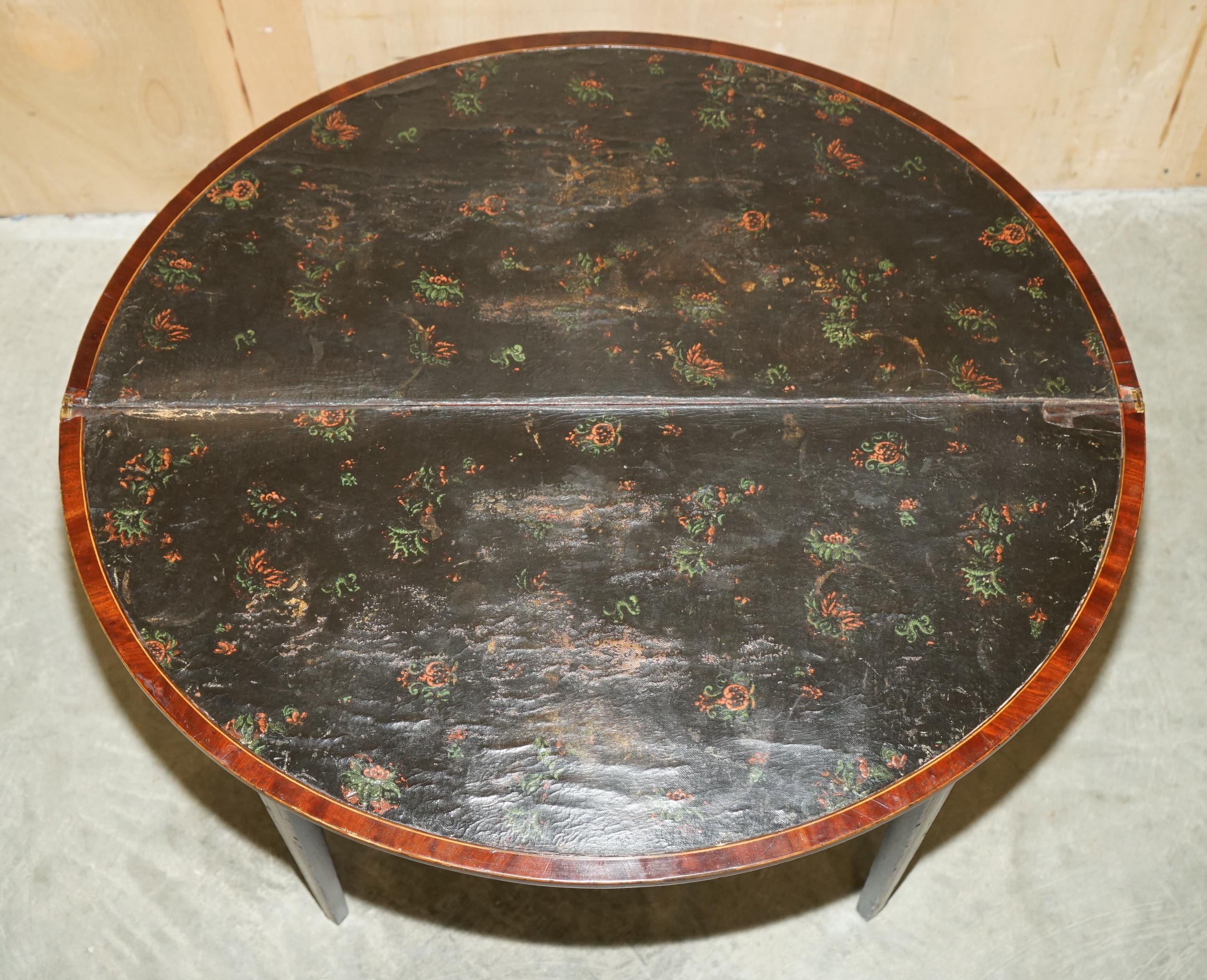 ORIGINAL DISTRESsed ANTiQUE GEORGIAN SHERATON DEMI LUNE CARVED TABLE LEATHER TOP im Angebot 5
