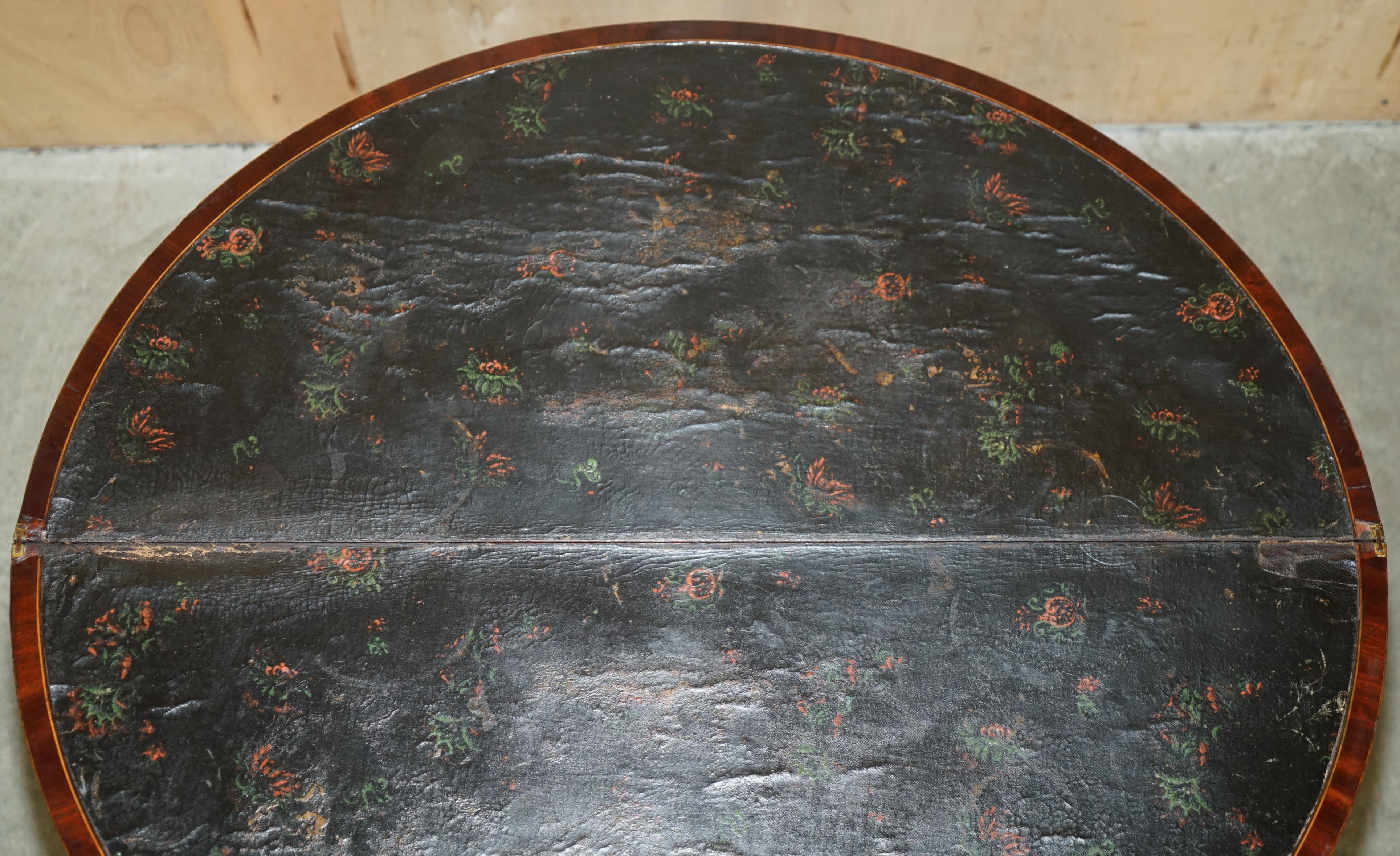 ORIGINAL DISTRESsed ANTiQUE GEORGIAN SHERATON DEMI LUNE CARVED TABLE LEATHER TOP im Angebot 6