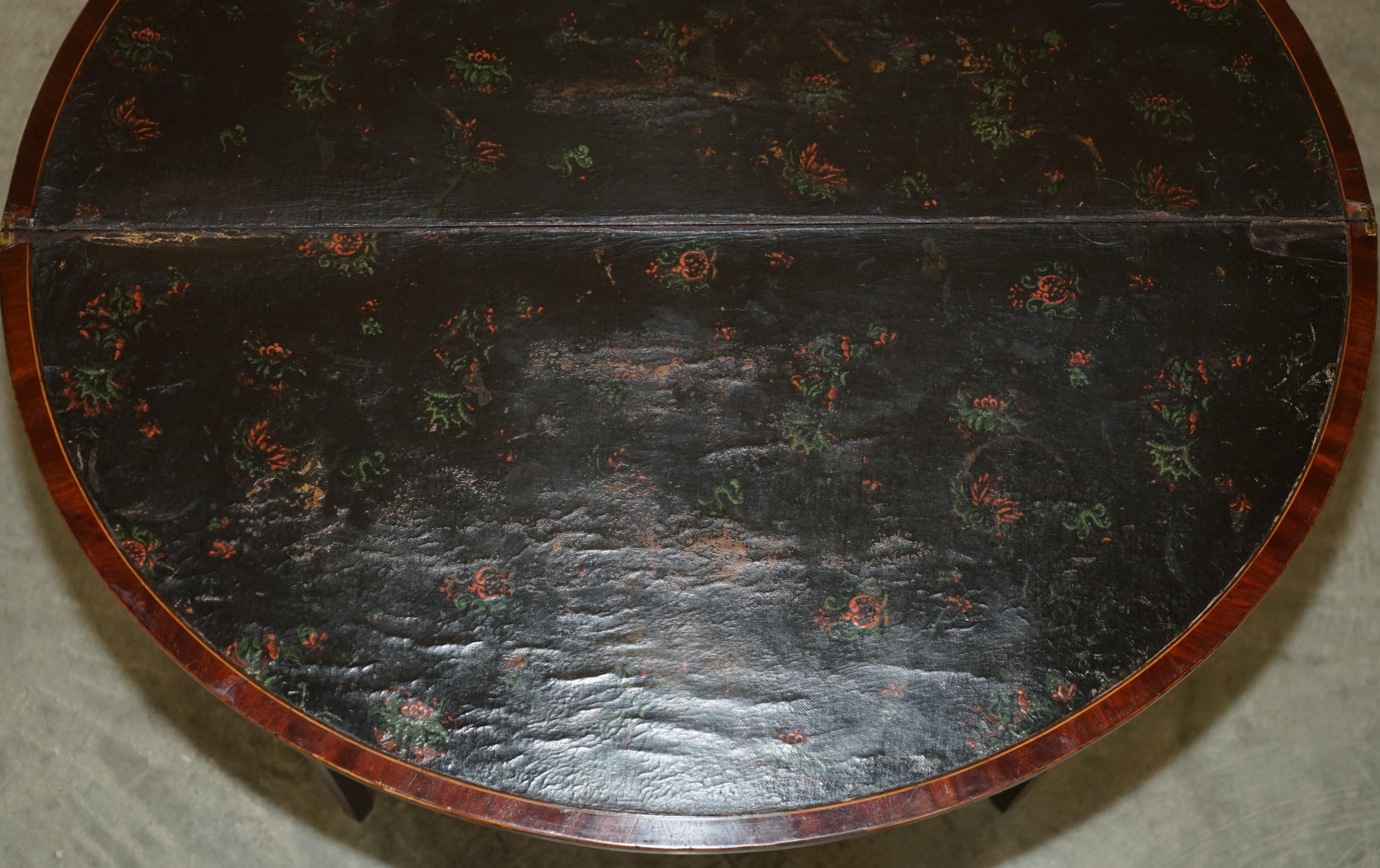 ORIGINAL DISTRESsed ANTiQUE GEORGIAN SHERATON DEMI LUNE CARVED TABLE LEATHER TOP im Angebot 7
