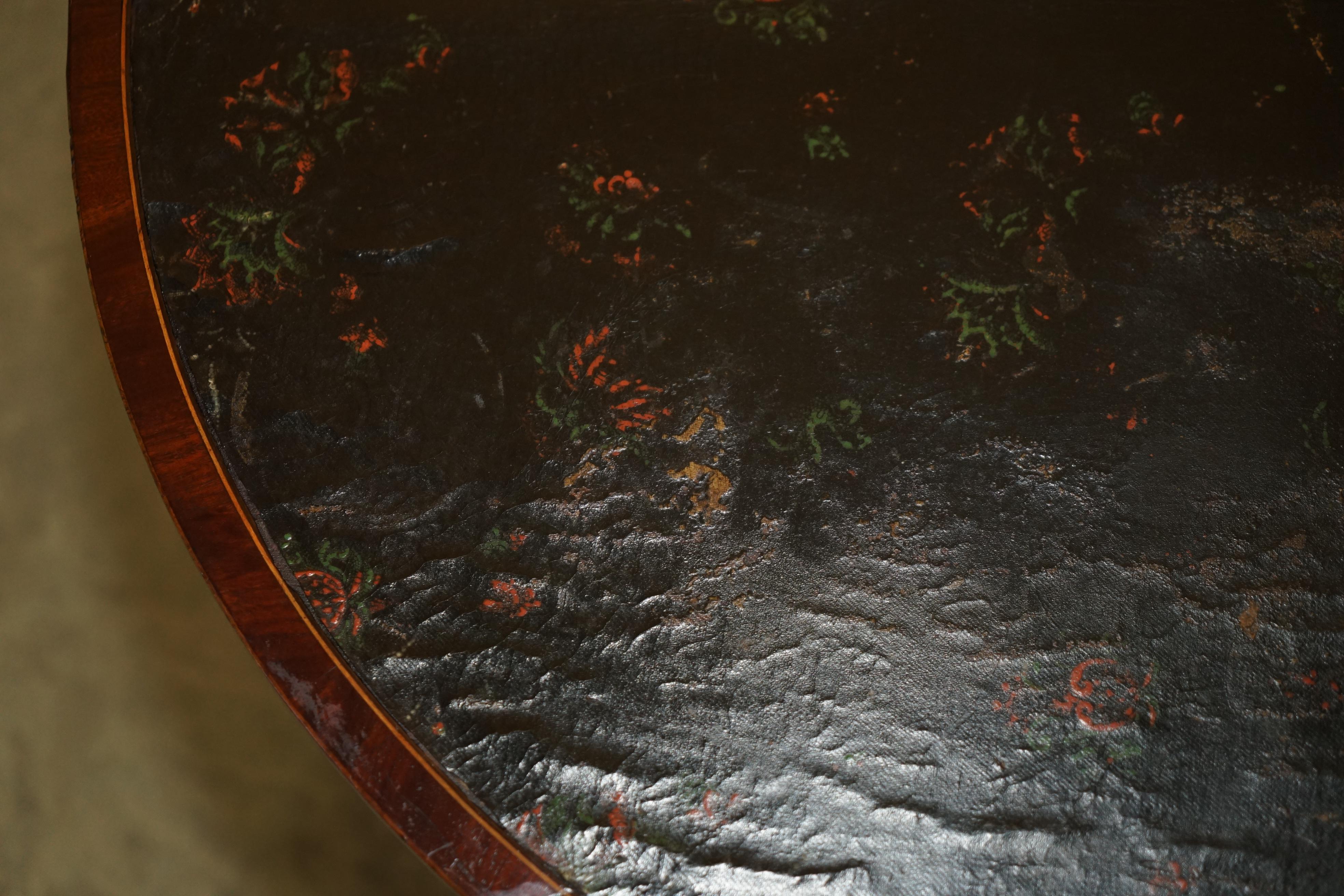 ORIGINAL DISTRESsed ANTiQUE GEORGIAN SHERATON DEMI LUNE CARVED TABLE LEATHER TOP im Angebot 8
