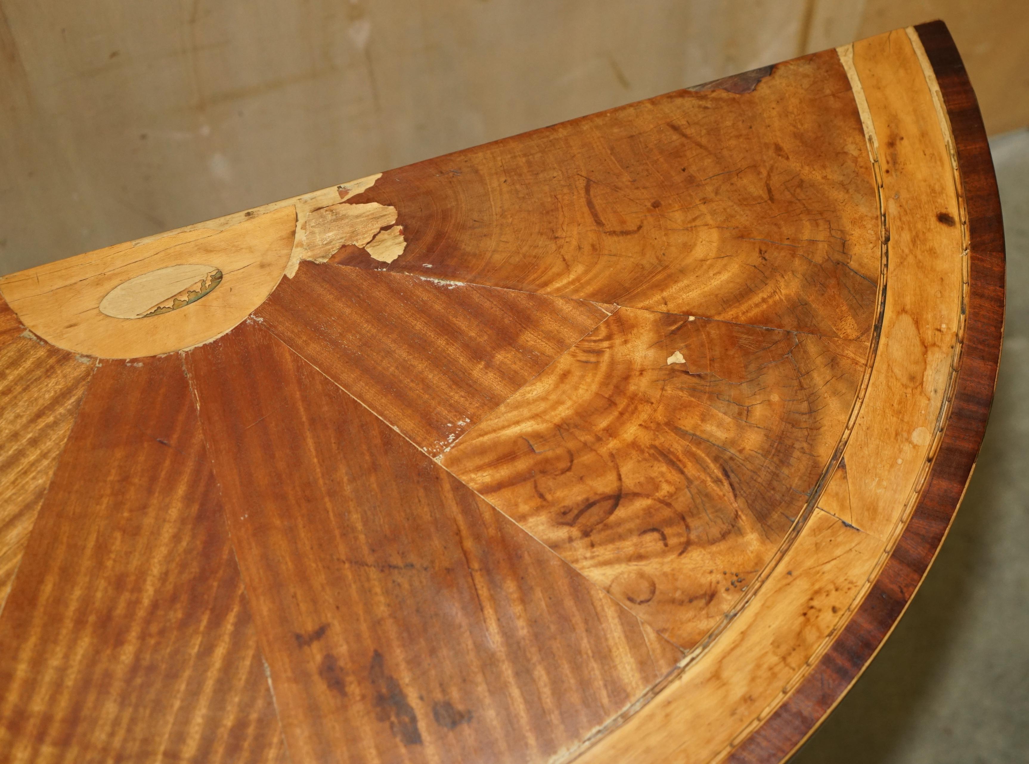 ORIGINAL DISTRESsed ANTiQUE GEORGIAN SHERATON DEMI LUNE CARVED TABLE LEATHER TOP im Angebot 1
