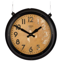 Horloge de station industrielle d'origine en métal double face par Smiths