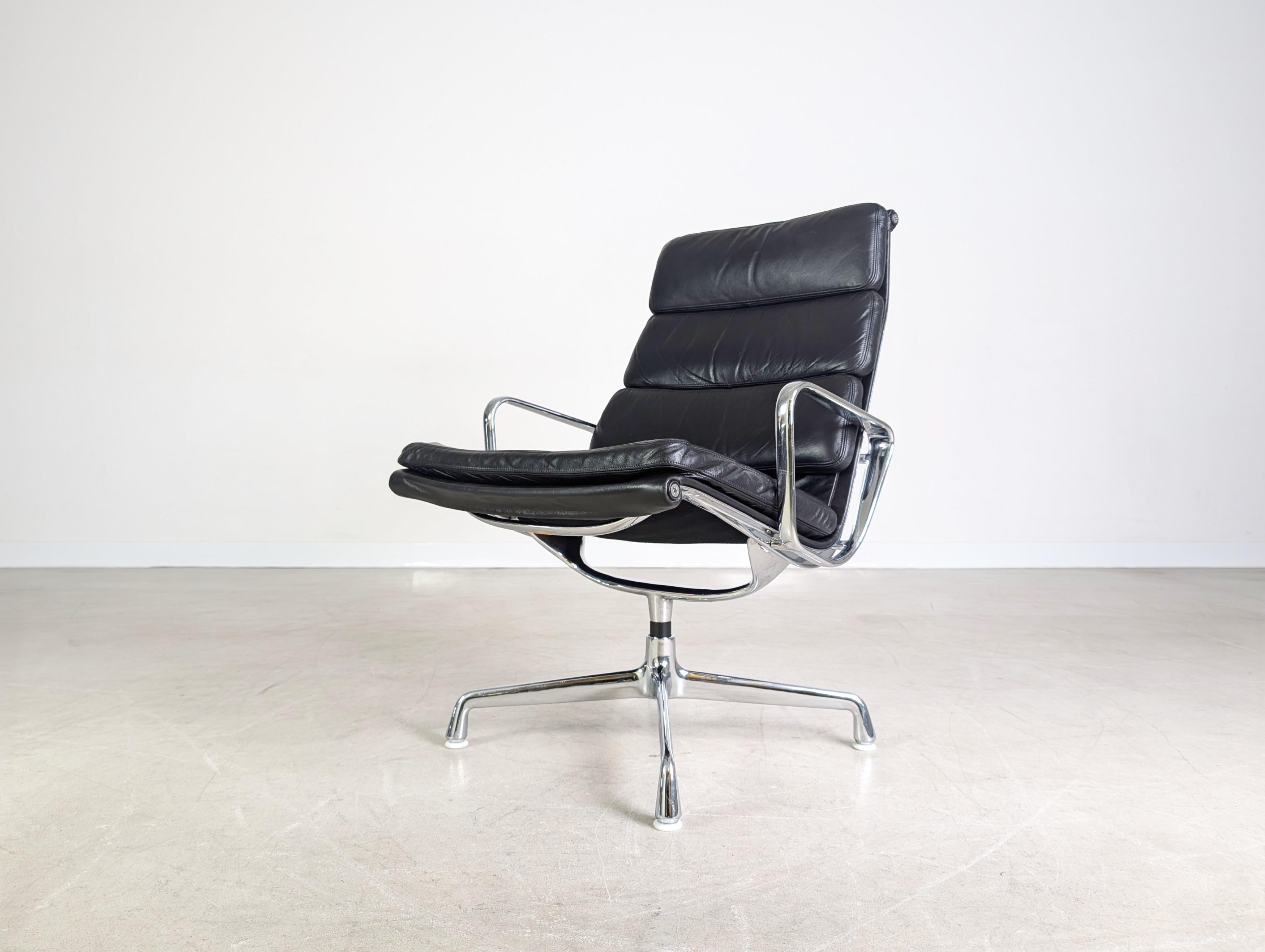 Allemand Original EA 216 Sessel Herman Miller Charles Ray Eames soft pad en vente