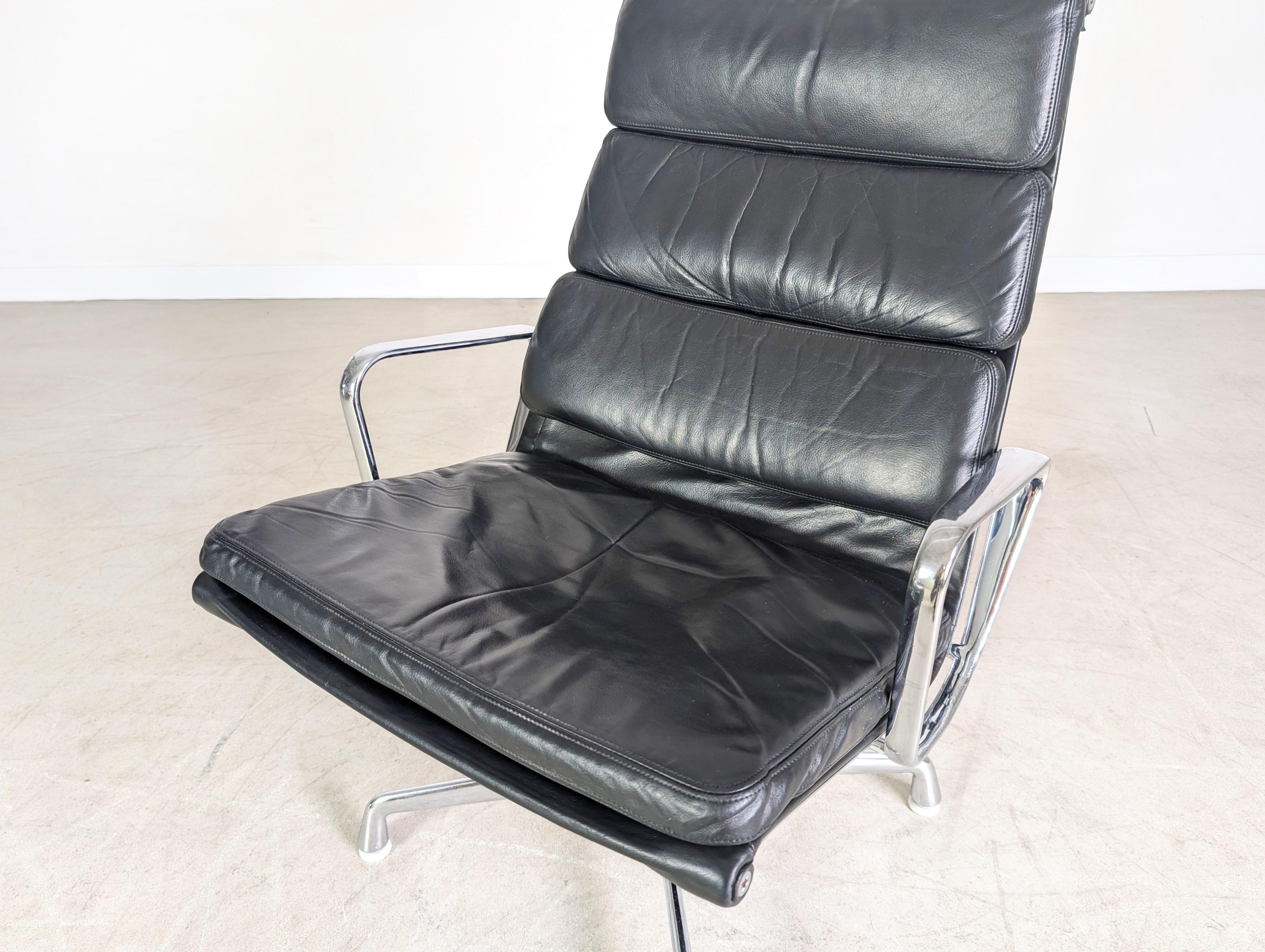 Acier Original EA 216 Sessel Herman Miller Charles Ray Eames soft pad en vente