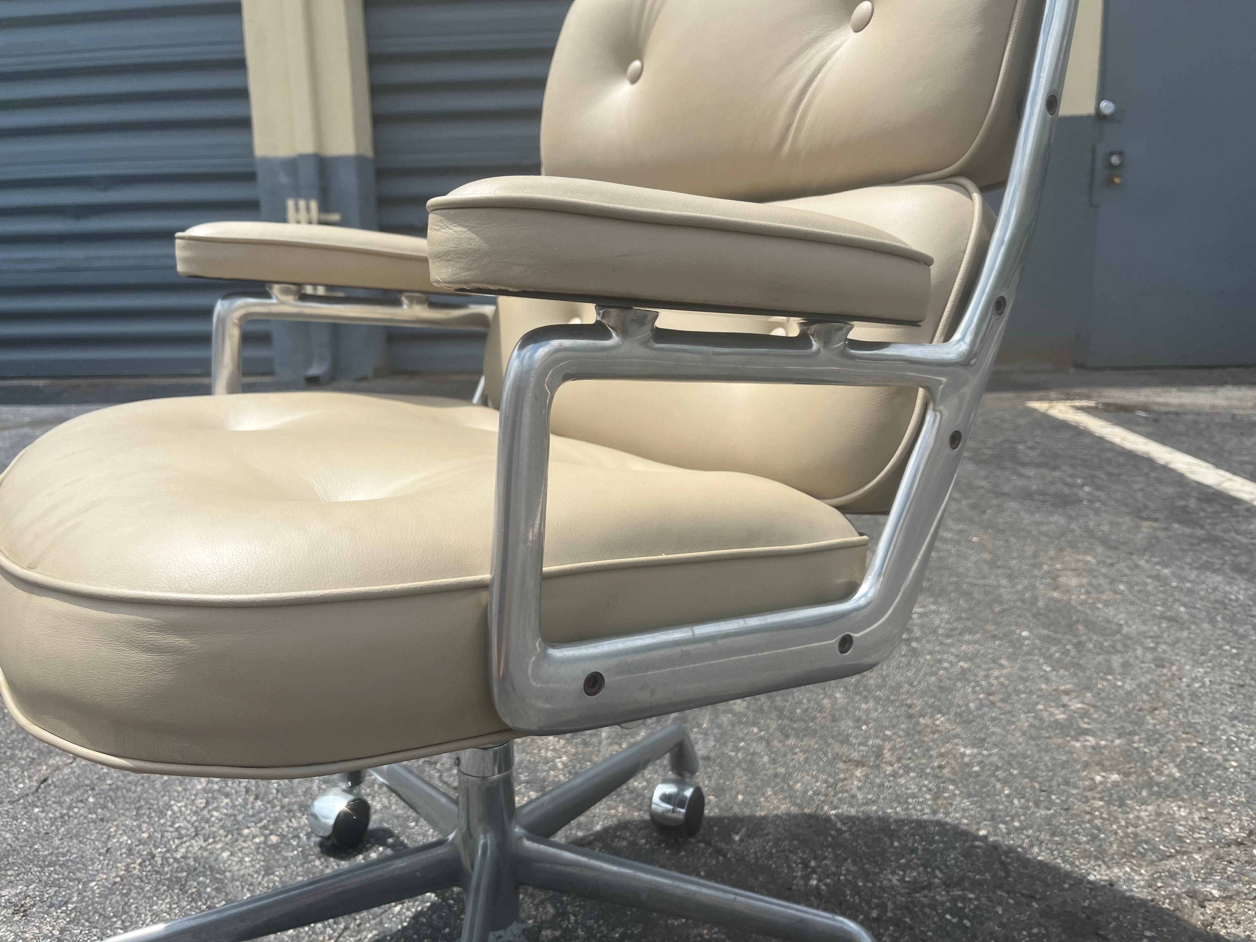 Original Eames Executive Lobby Chair, Leather, Time-Life Chair 4