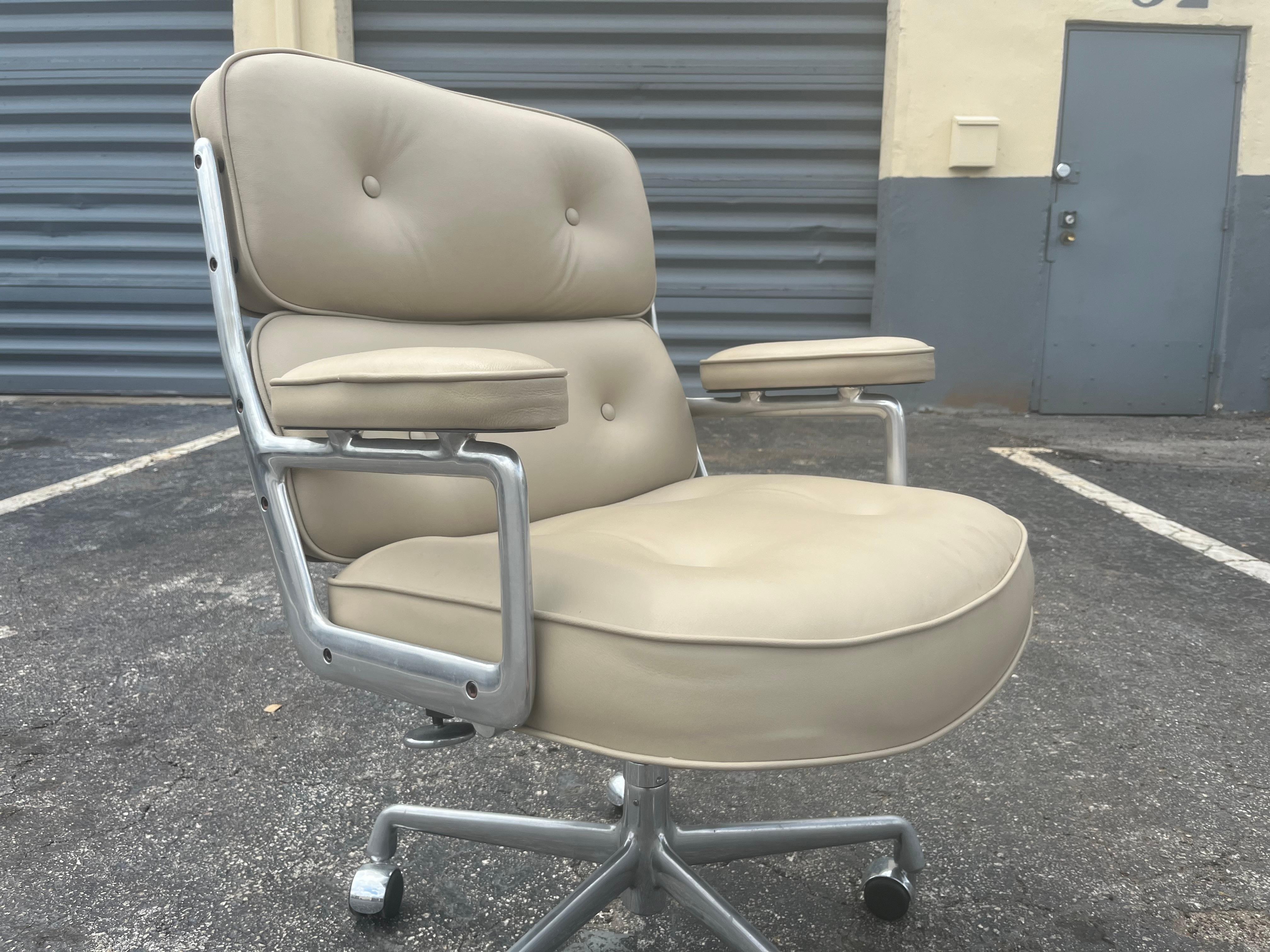 American Original Eames Executive Lobby Chair, Leather, Time-Life Chair
