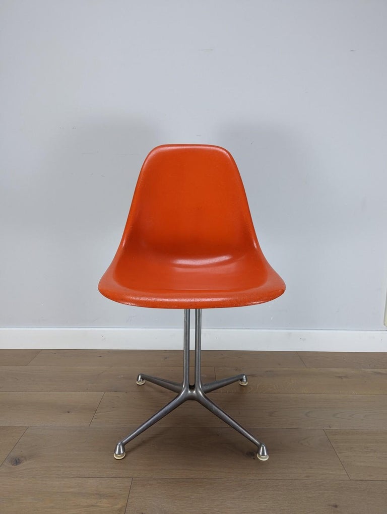 Original Eames Fibreglass Herman Miller chair with La Fonda base For