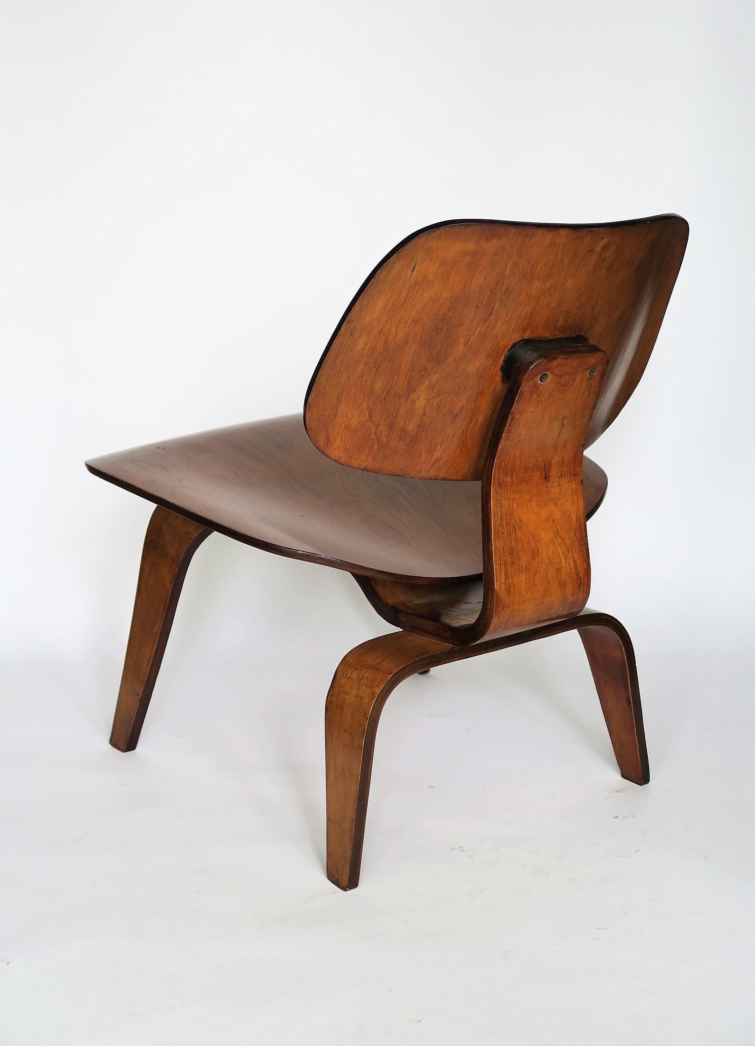 Fauteuil de salon original Eames LCW en contreplaqué d'érable pour Herman Miller, vers 1940 4