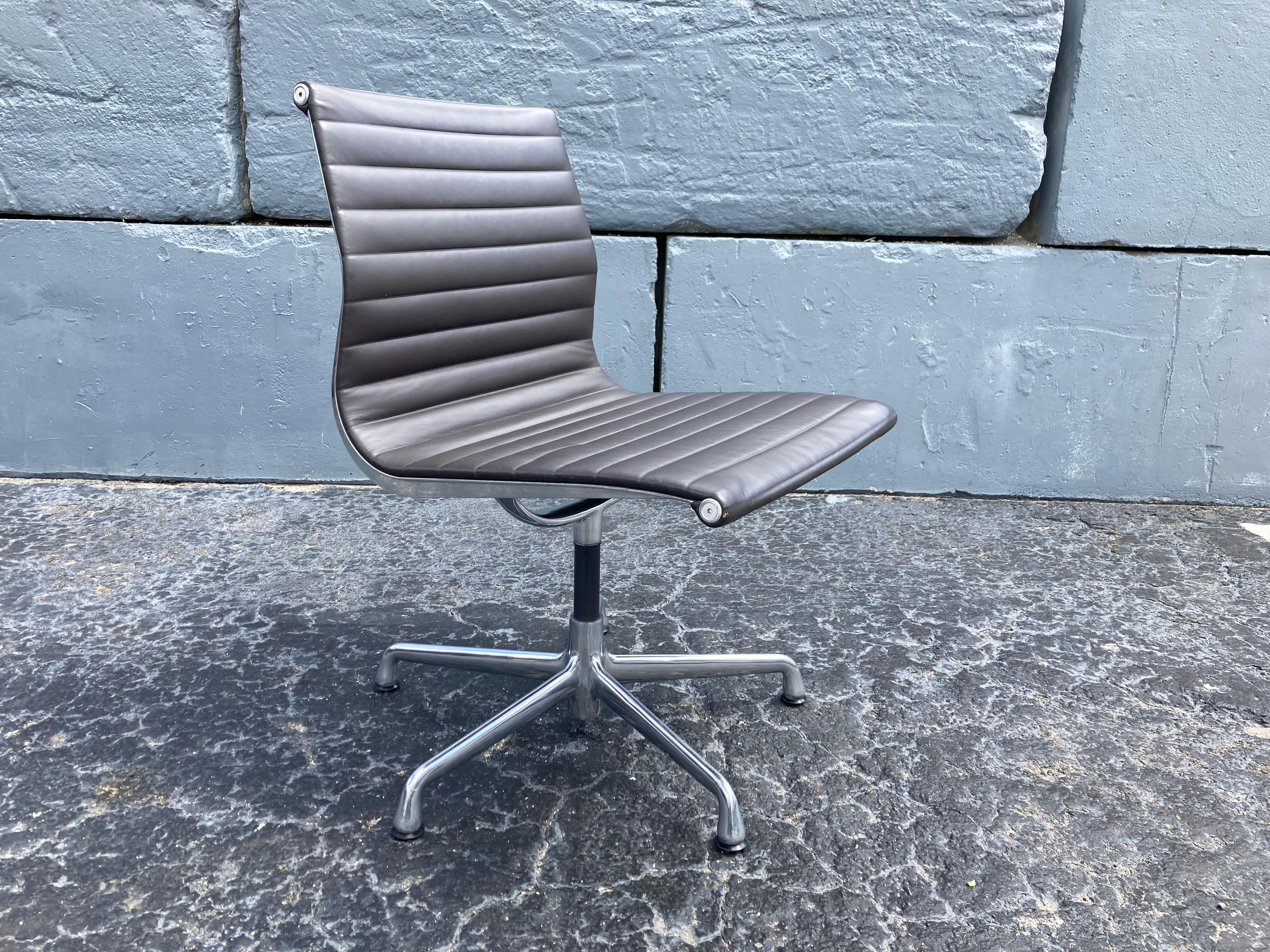 Modern Original Eames Leather Aluminum Group Side Chairs Herman Miller