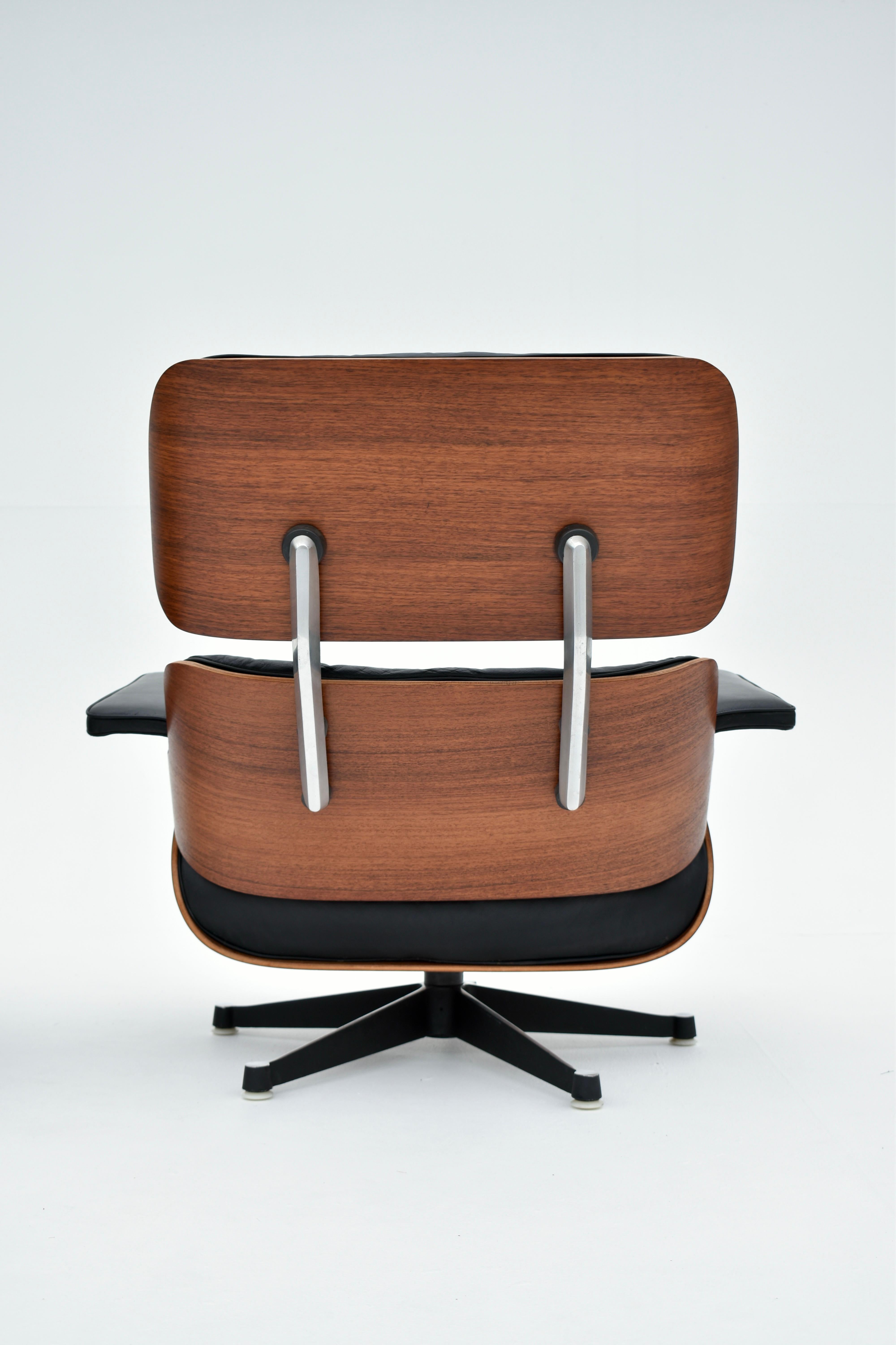 Mid-20th Century Original Eames Lounge Chair & Ottoman For Hille, London (Herman Miller, Vitra)