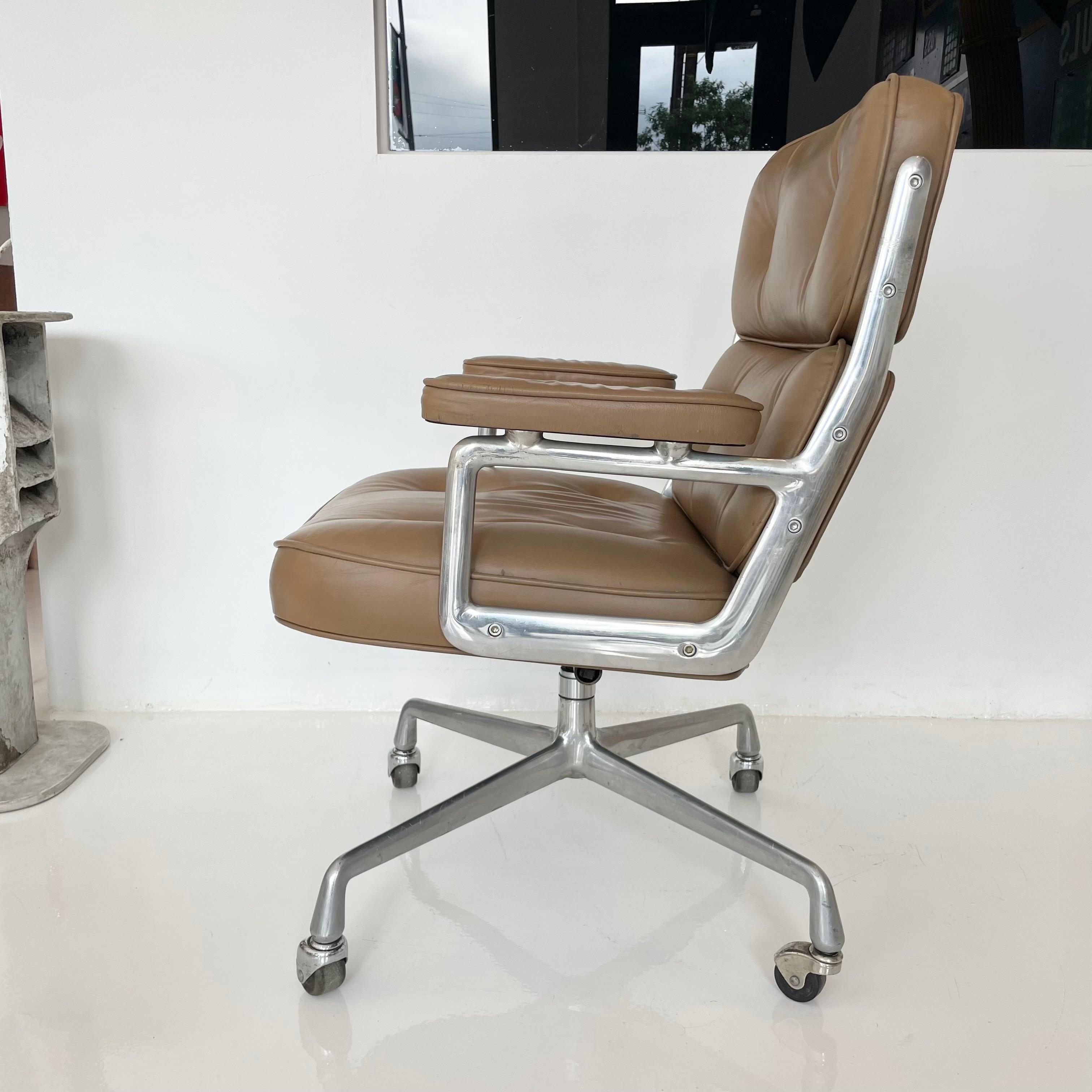 Late 20th Century Original Eames Time Life Chair in Camel Leather